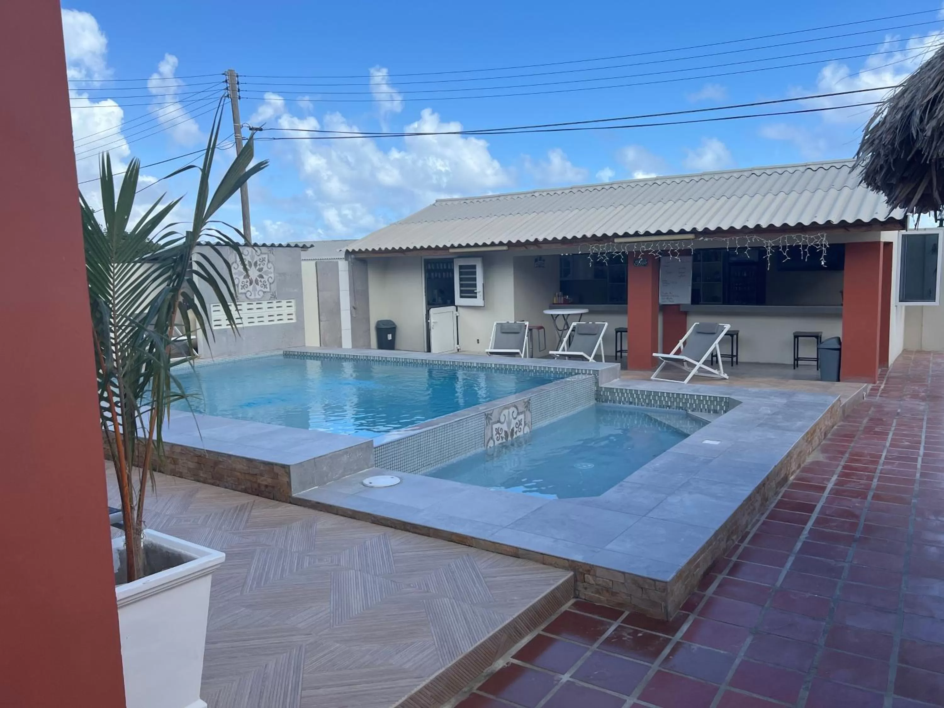 Restaurant/places to eat, Swimming Pool in Curasita colour Appartments