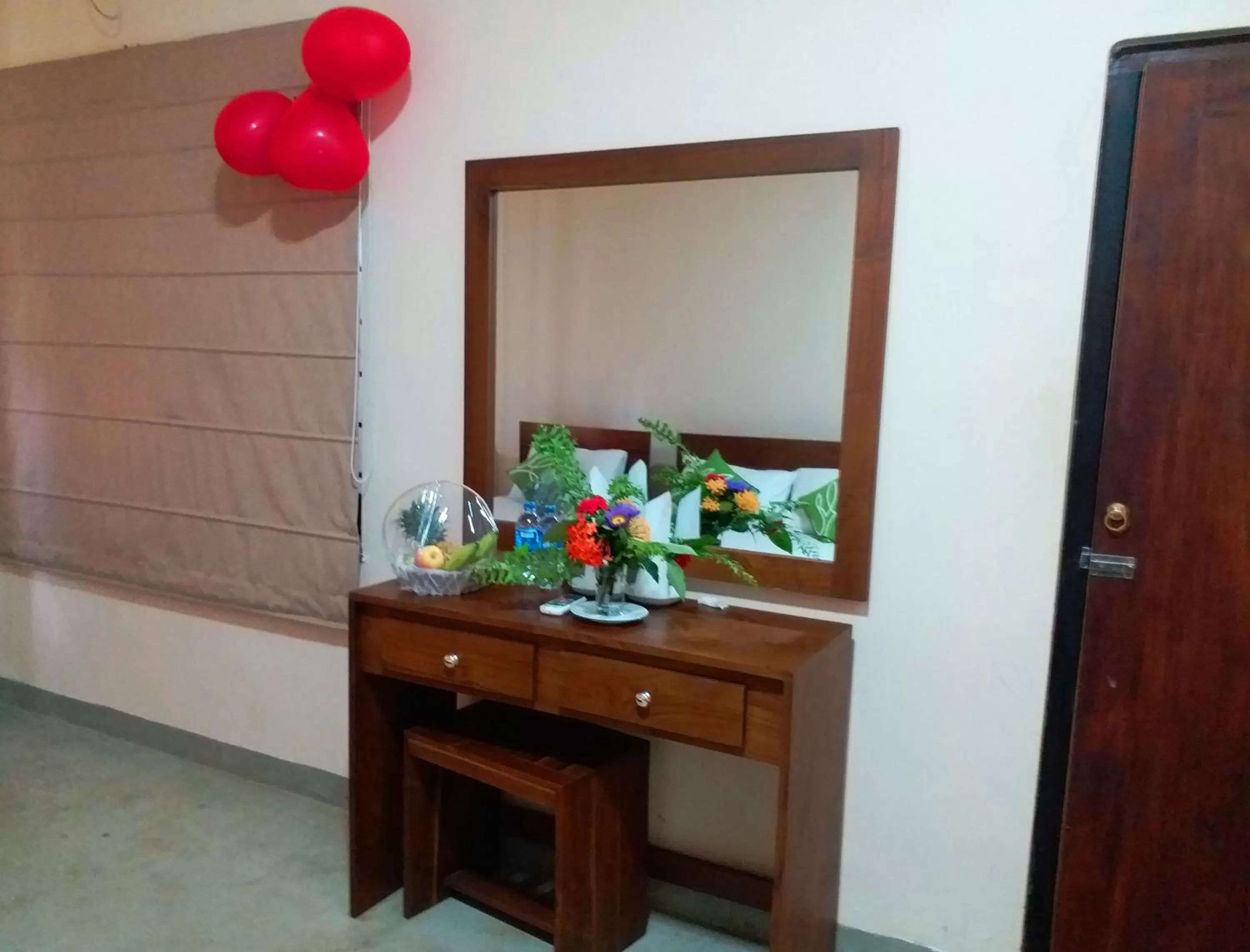 Bedroom, TV/Entertainment Center in Honey Tree Polonnaruwa