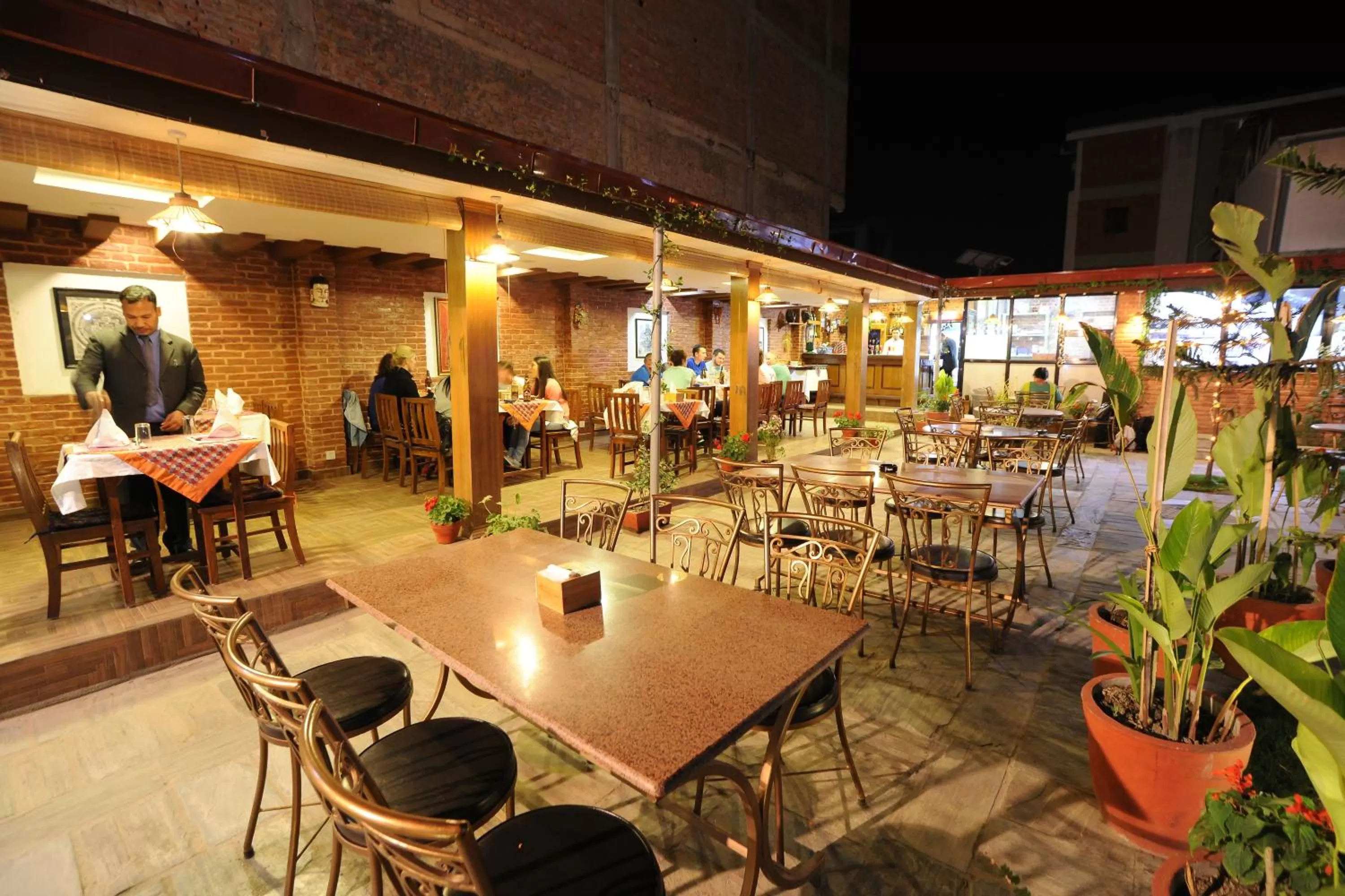 Restaurant/places to eat in Apsara Boutique Hotel