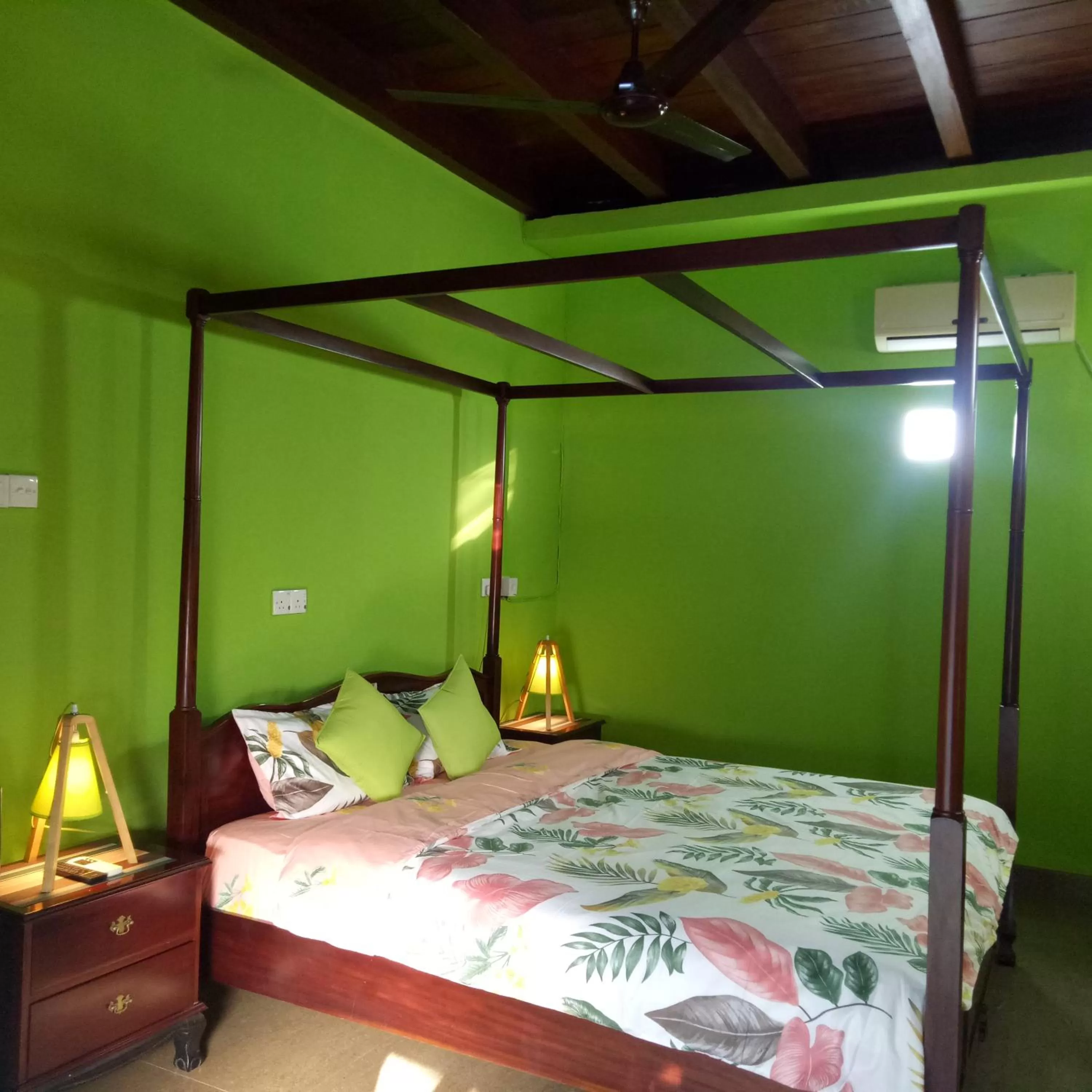 Bedroom, Bed in Palms Villa