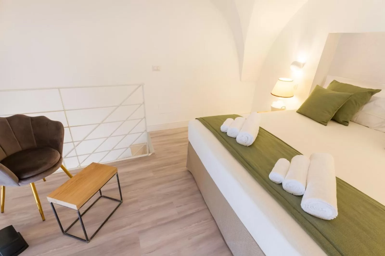 Bed in ReLuxe Private Wellness