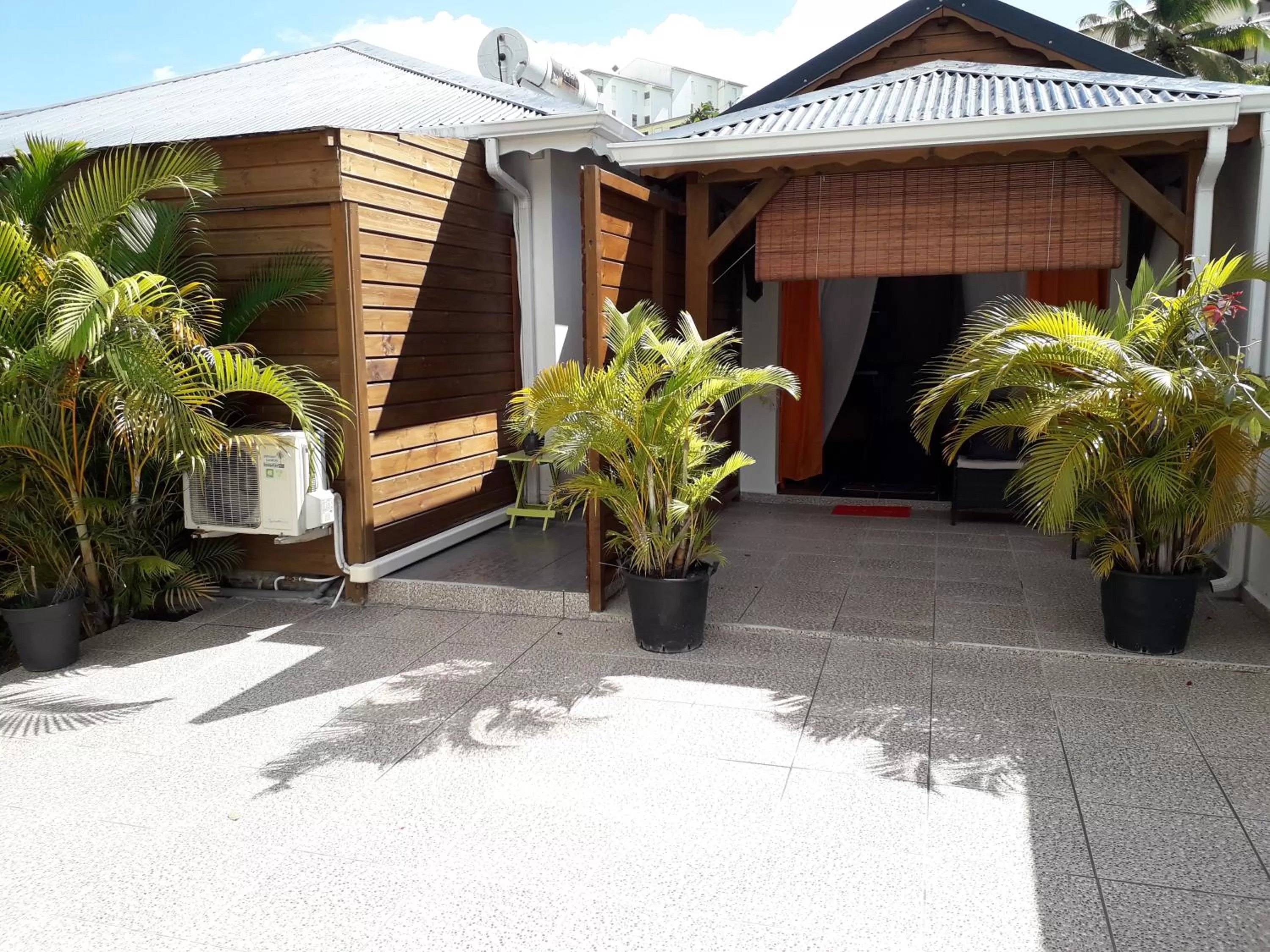 Balcony/Terrace, Property Building in Le Saint Georges