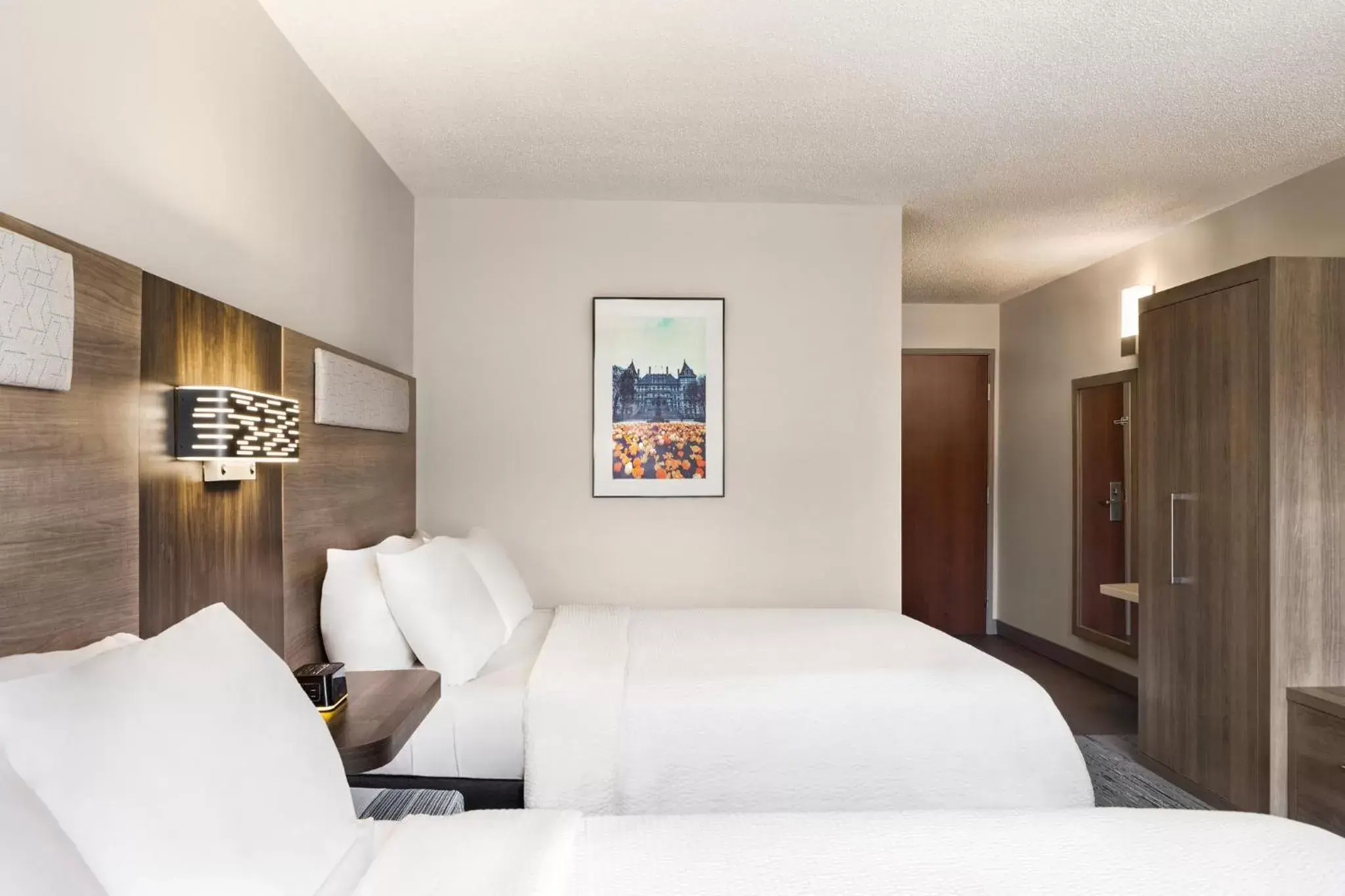 Standard Room with Two Queen Beds in Holiday Inn Express & Suites East Greenbush Albany-Skyline by IHG Standard Room with Two Queen Beds in Holiday Inn Express & Suites East Greenbush Albany-Skyline by IHG