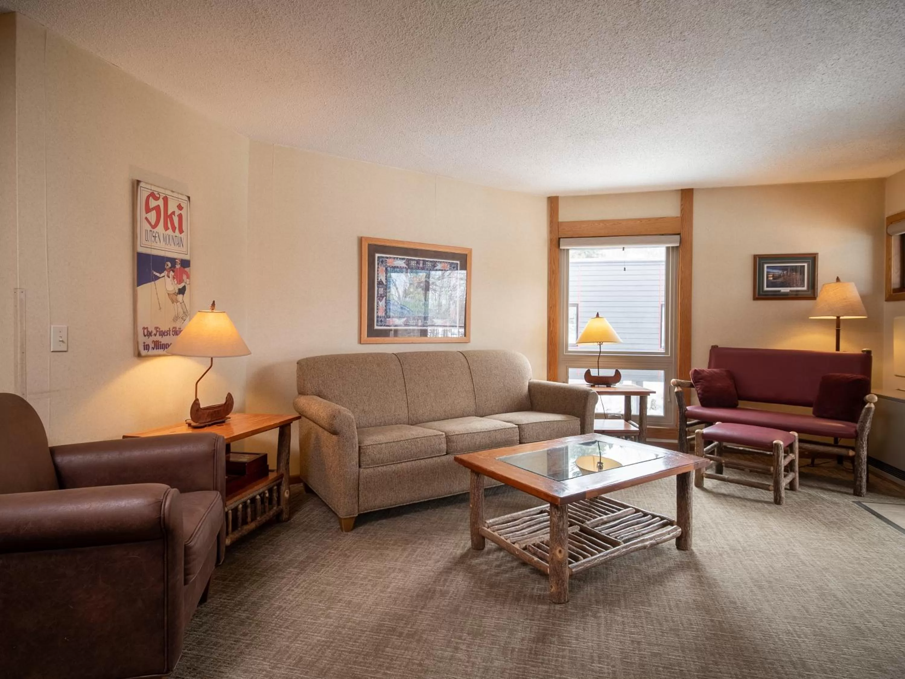 Seating Area in Caribou Highlands Lodge
