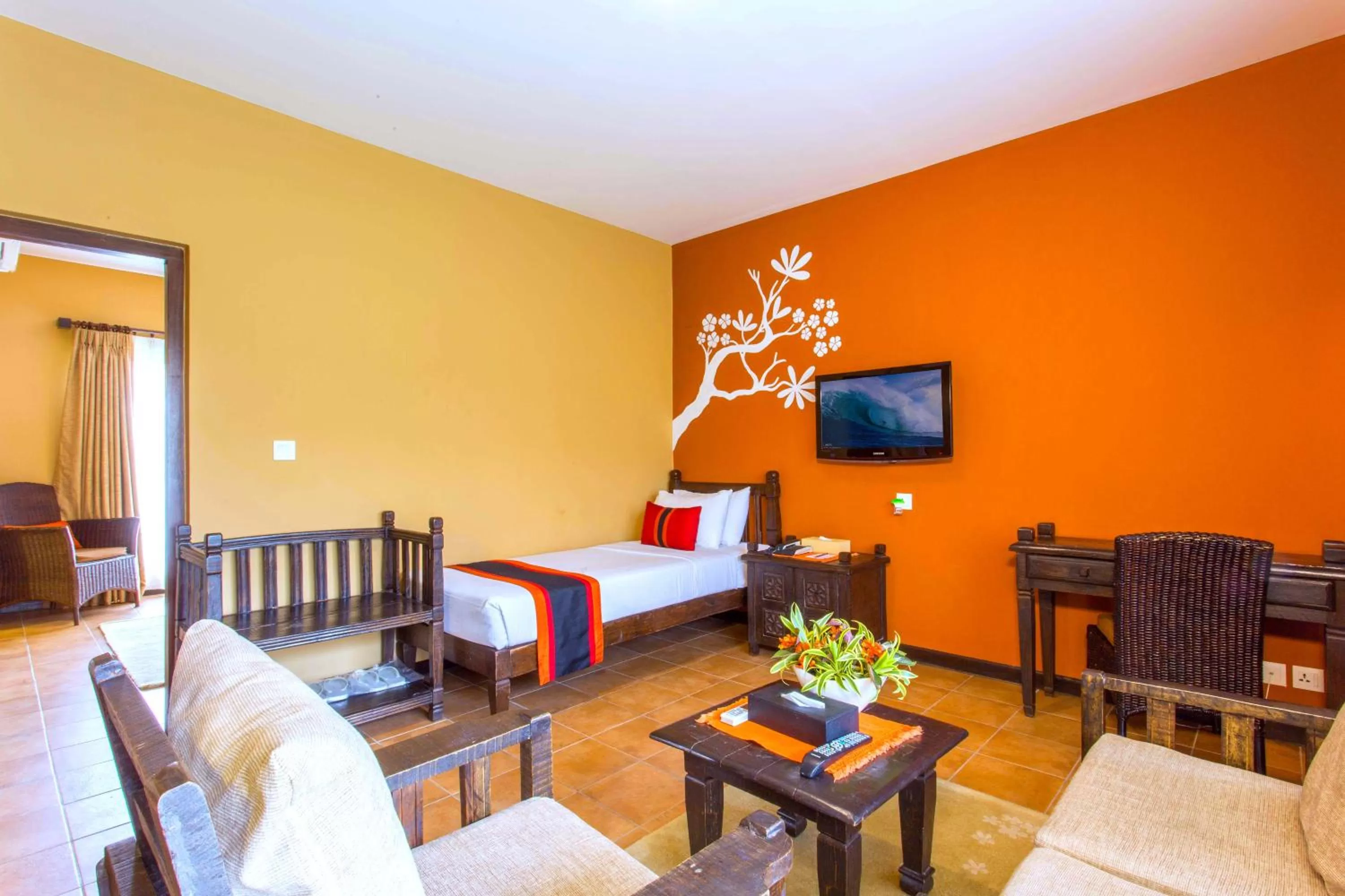 Communal lounge/ TV room in Temple Tree Resort & Spa, Pokhara