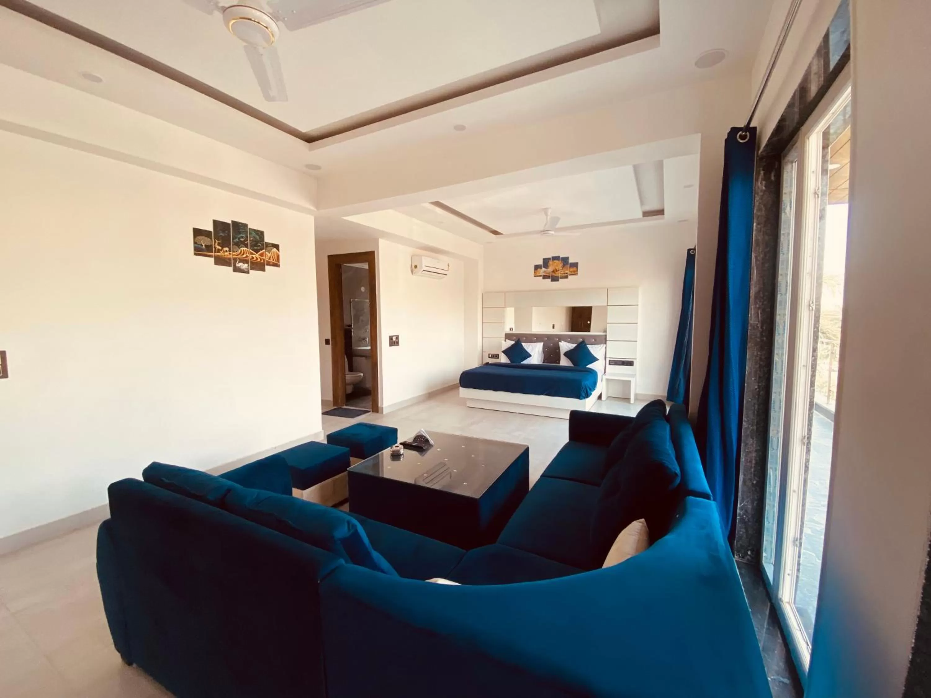 Seating Area in The Metro Stay By F9 Hotels-Near Sector 18 Metro Station Noida