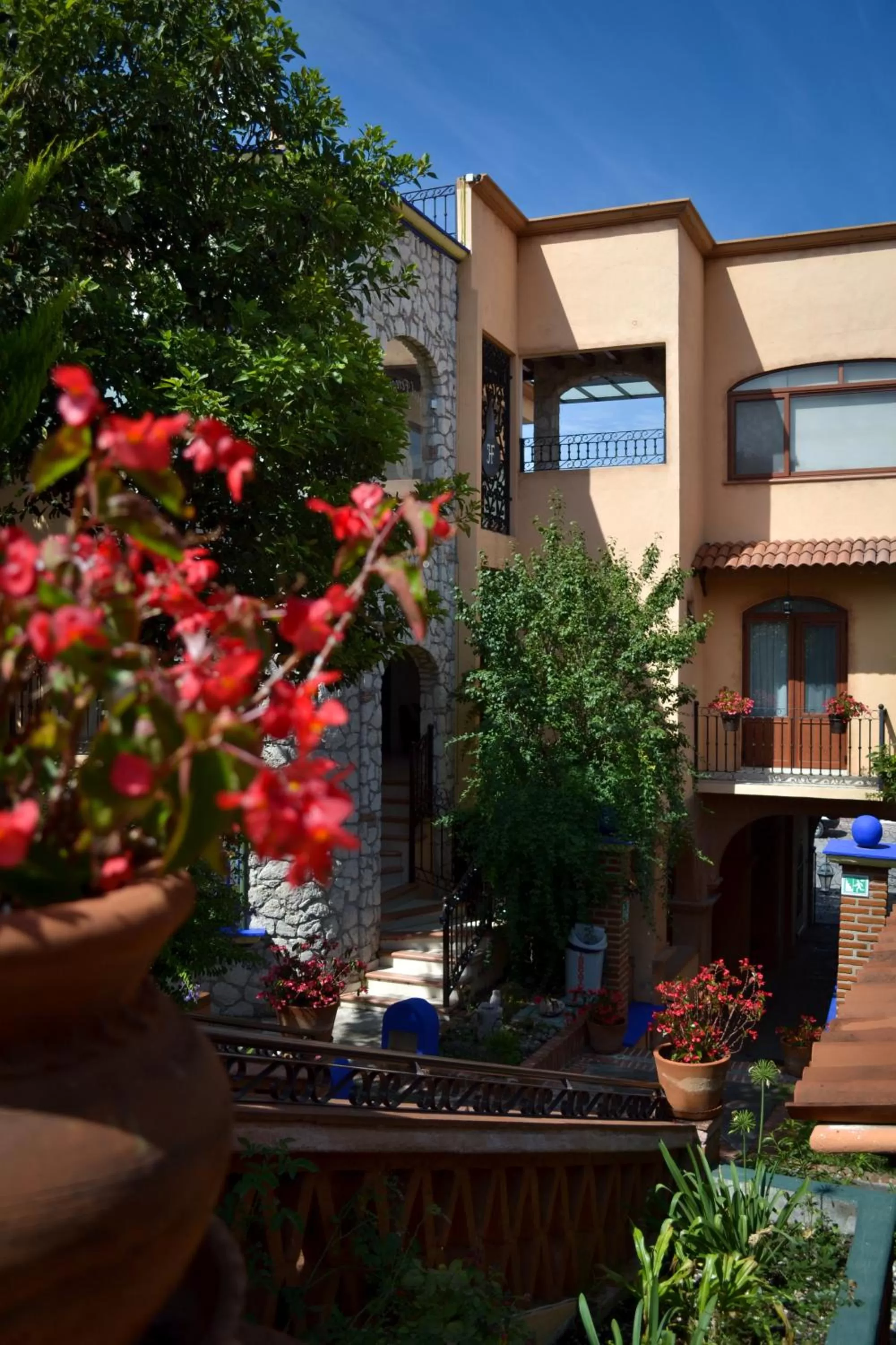 Property Building in Hotel Feregrino