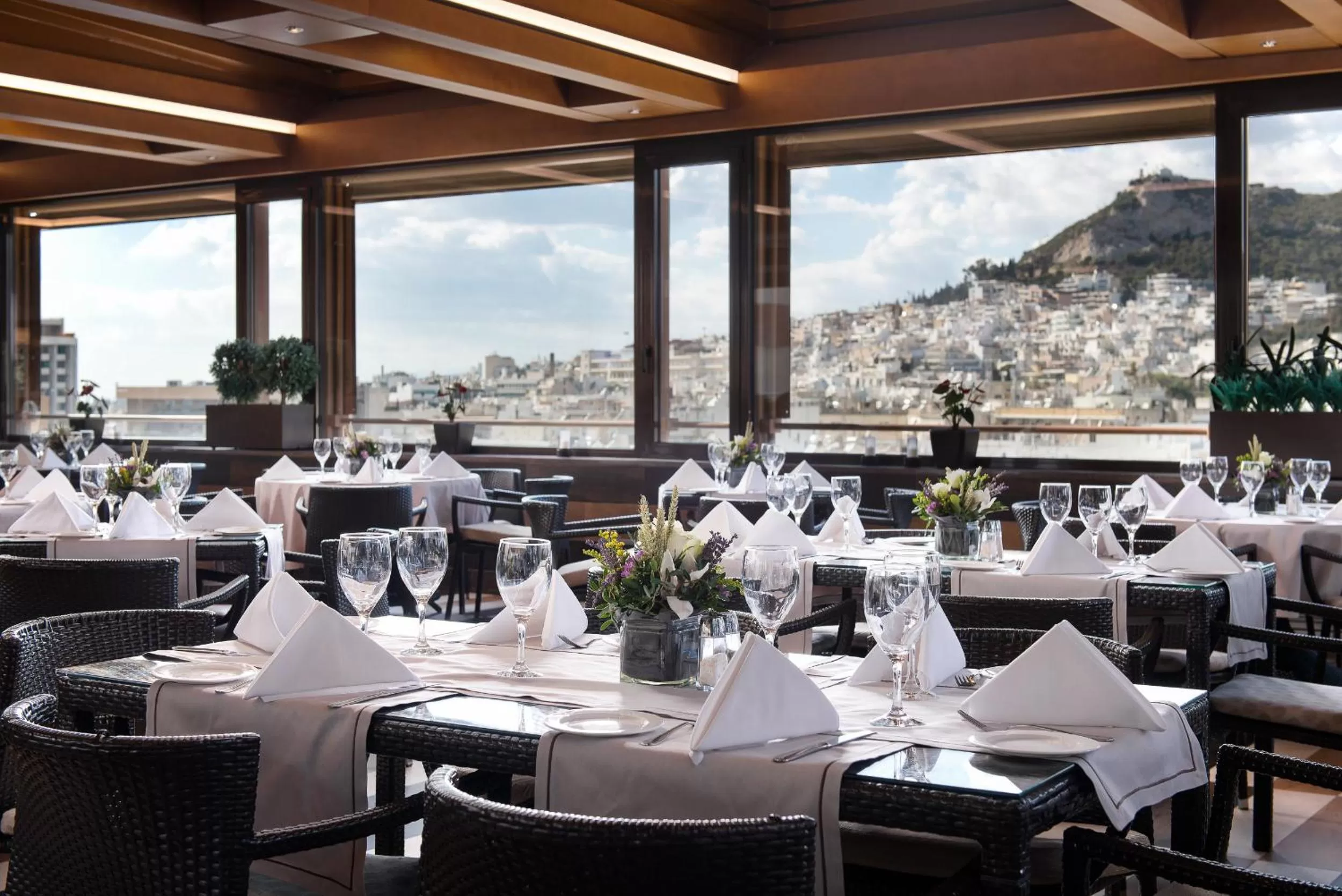 Restaurant/places to eat in Crowne Plaza Athens City Centre by IHG