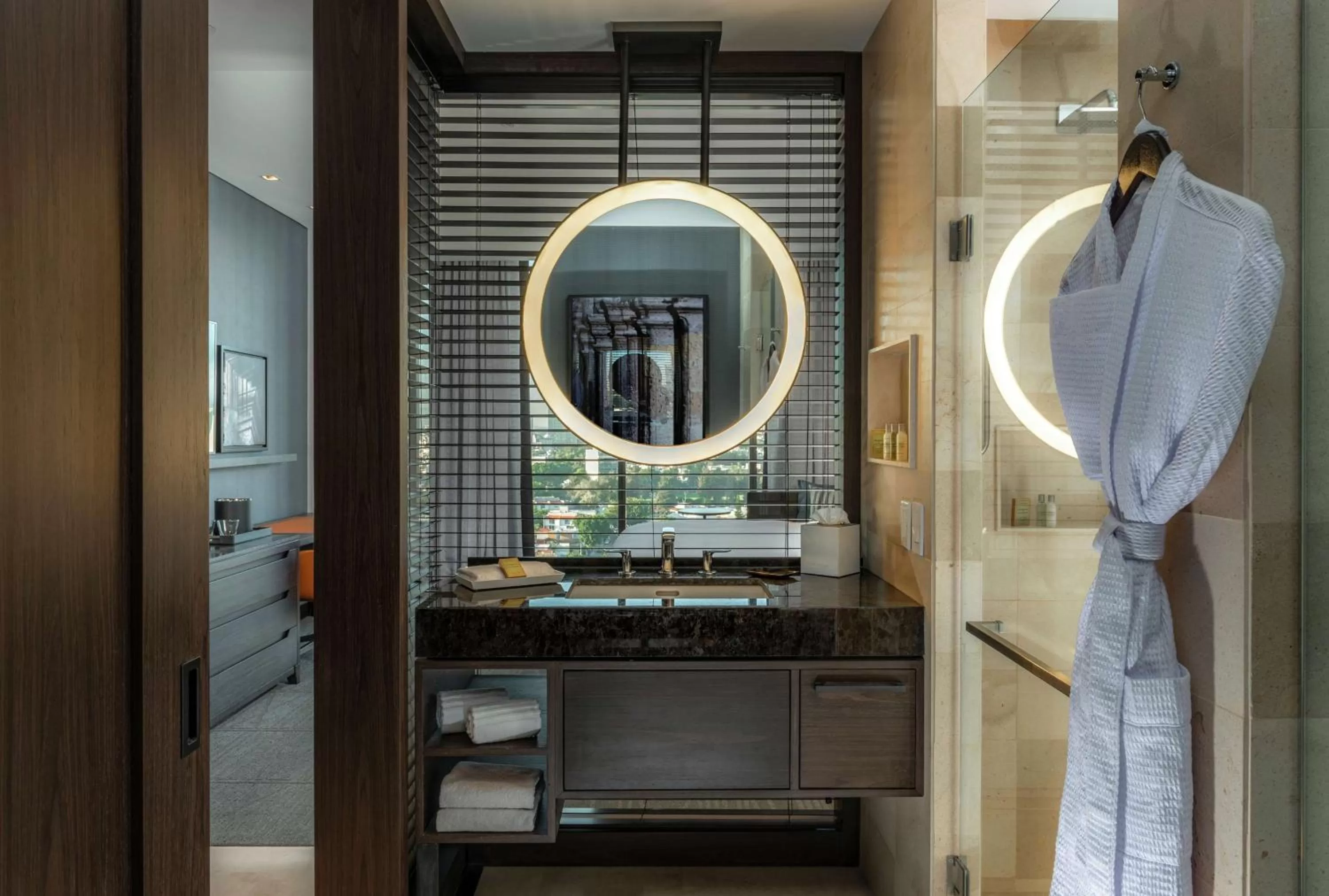 Toilet in Hilton Guadalajara Midtown