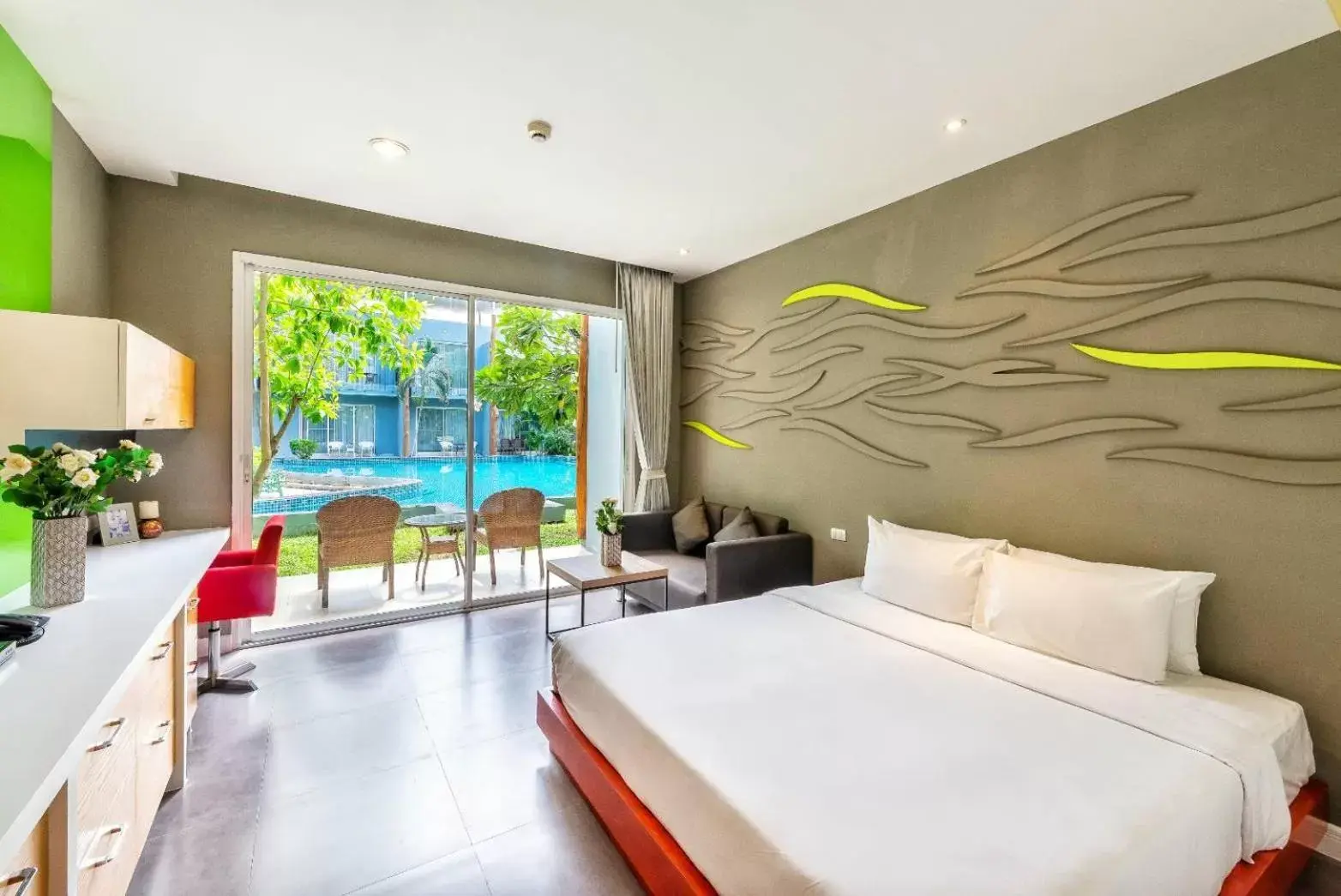 Deluxe Room with Pool Access in Paeva Luxury Serviced Residence SHA Deluxe Room with Pool Access in Paeva Luxury Serviced Residence SHA