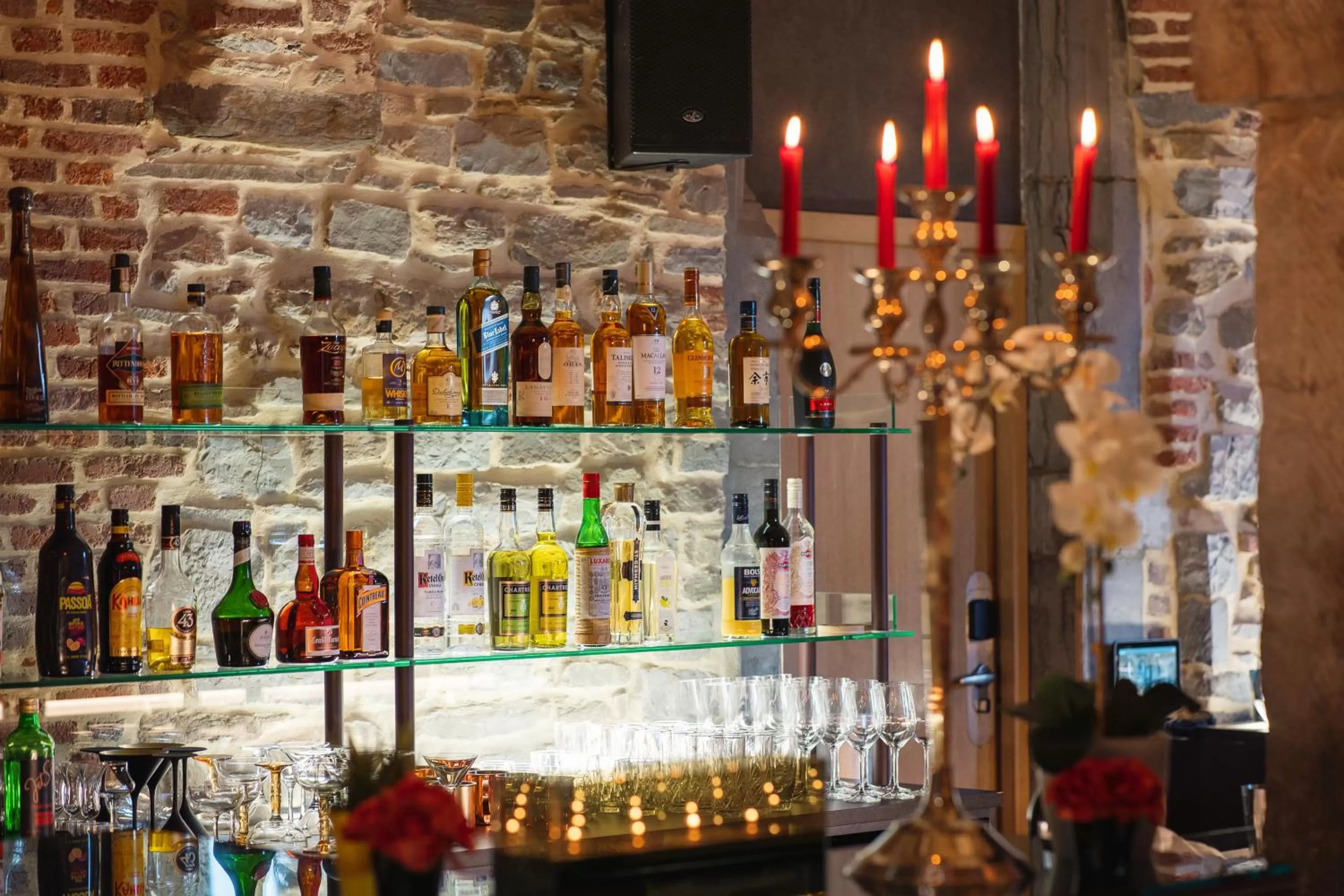 Lounge or bar in Van Der Valk Sélys Liège Hotel & Spa