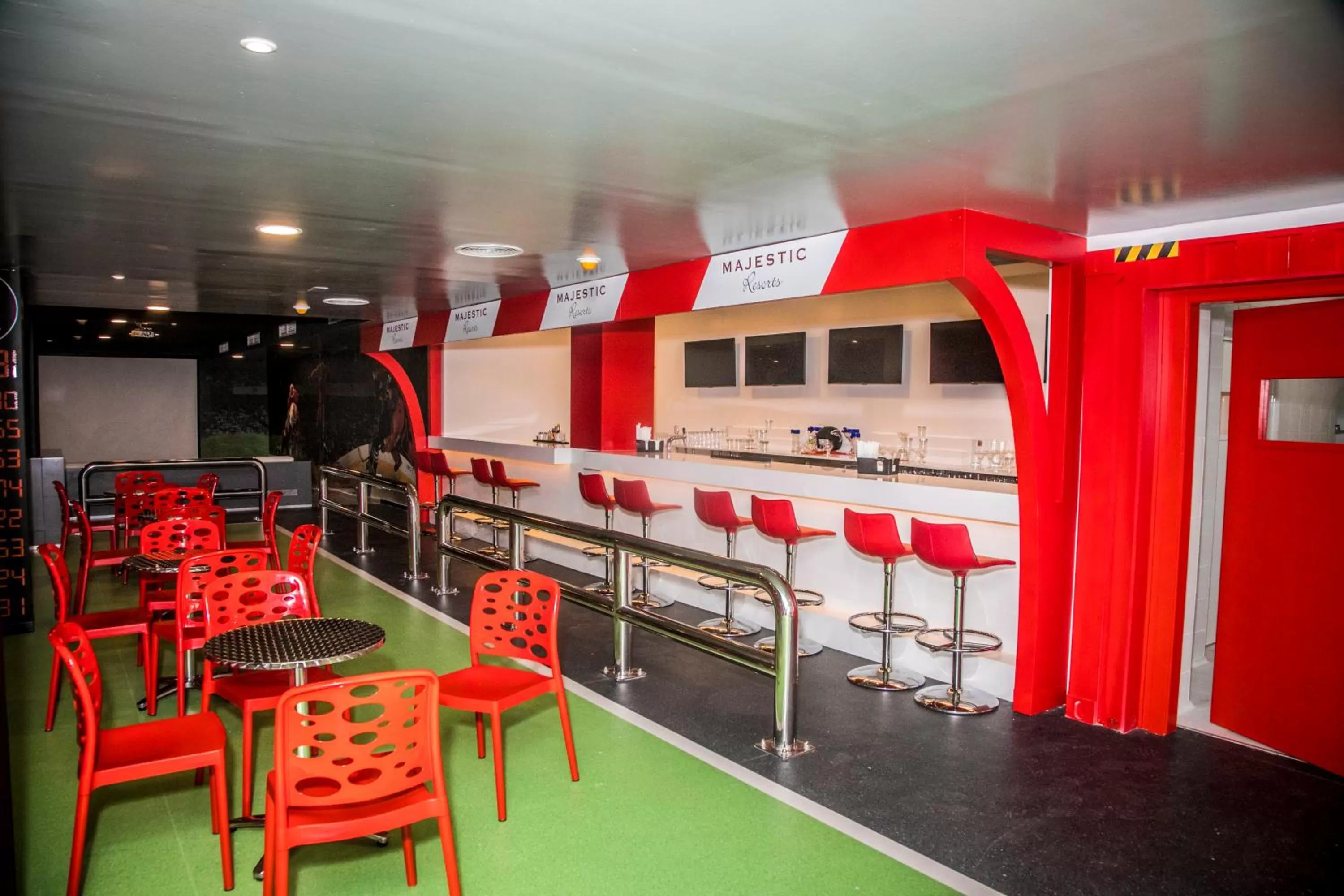 Lounge or bar in Majestic Colonial Punta Cana - All Inclusive