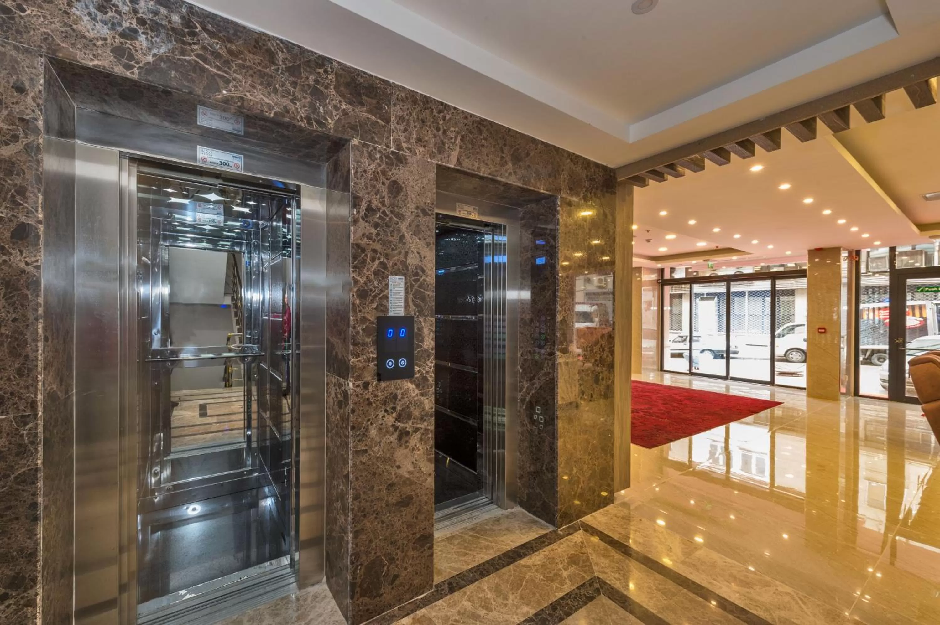 Facade/entrance in Grand Palace Hotel