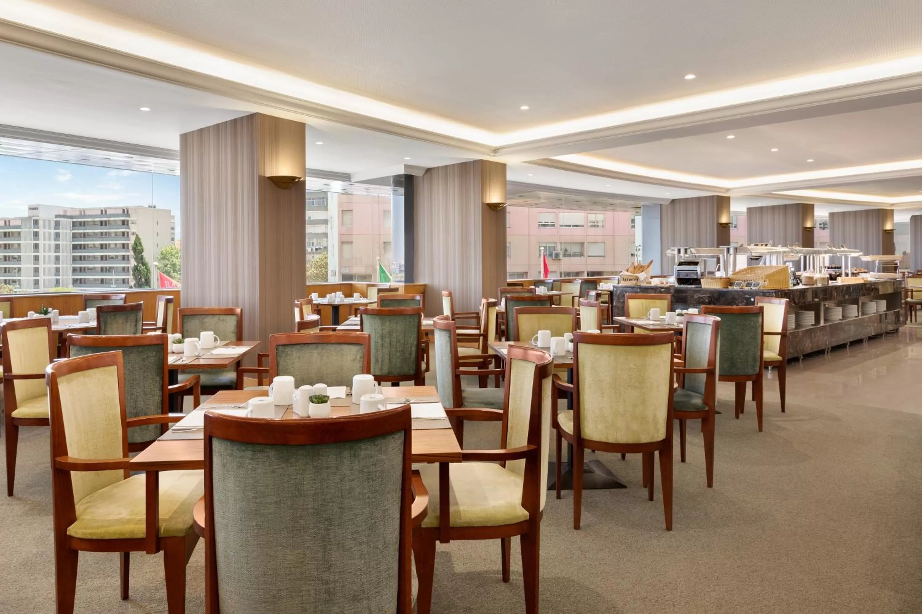 Restaurant/places to eat in Ramada by Wyndham Lisbon