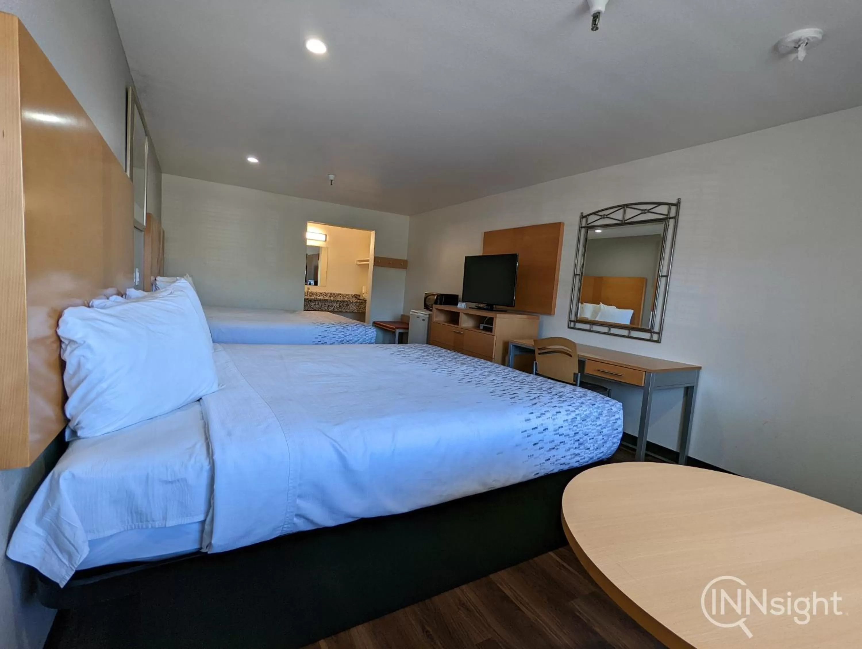 Photo of the whole room, Bed in Royal Inn