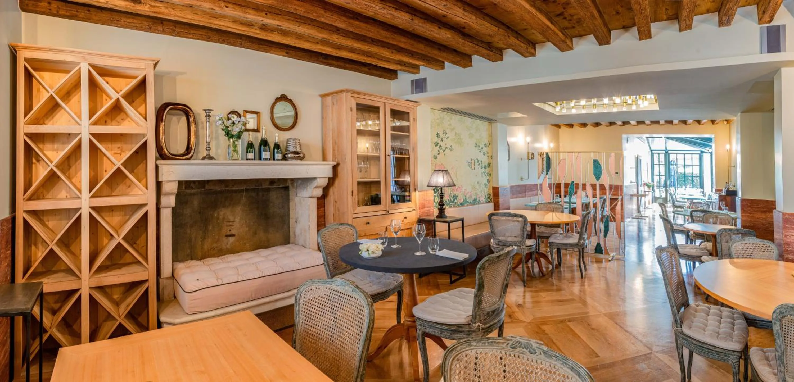 Restaurant/places to eat in Le Andrianelle