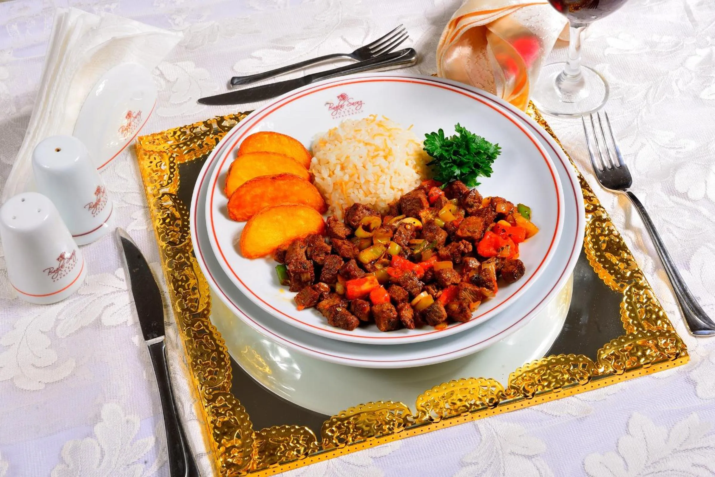 Restaurant/places to eat in Baglar Saray Hotel