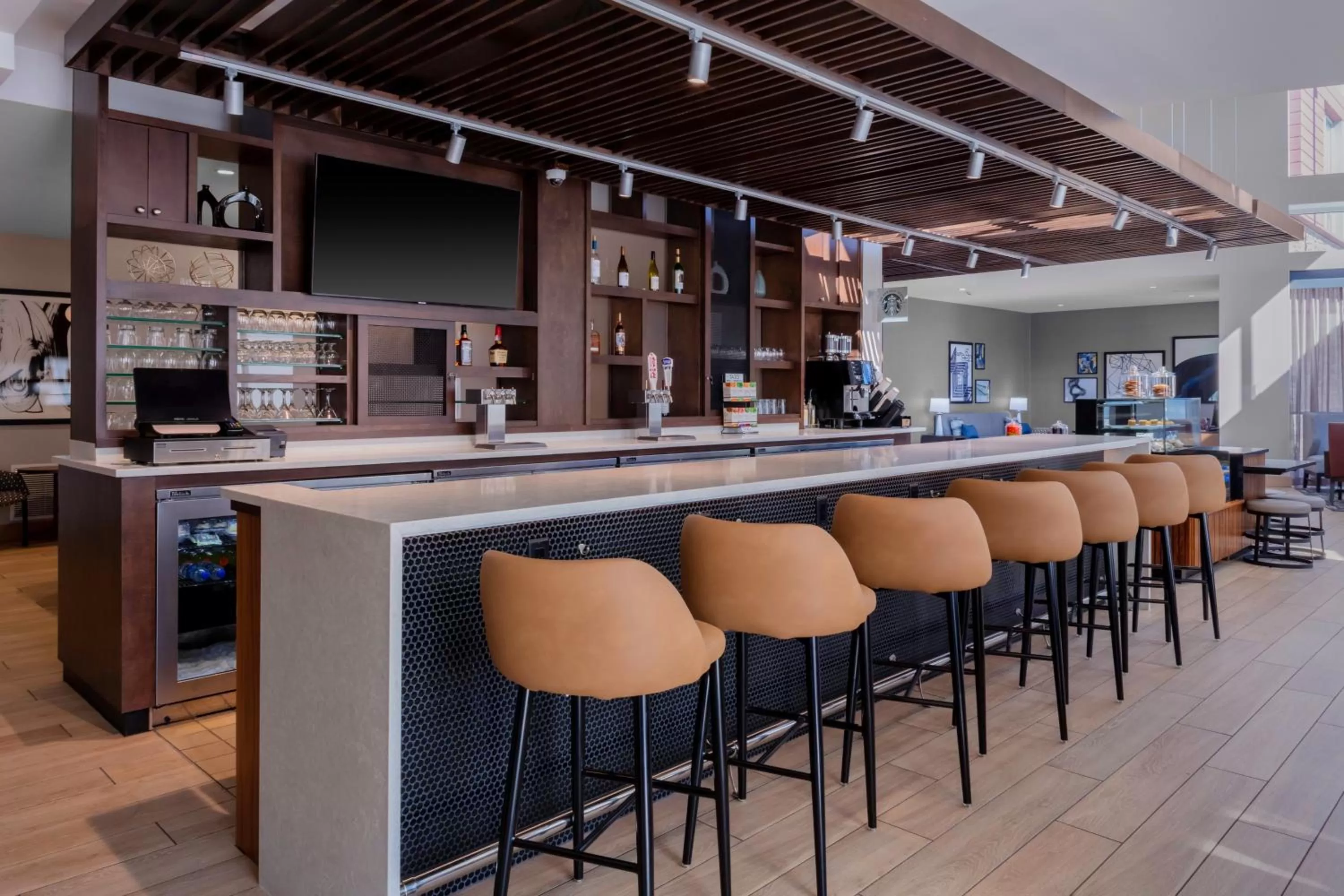 Lounge or bar in Hyatt Place Charlotte University