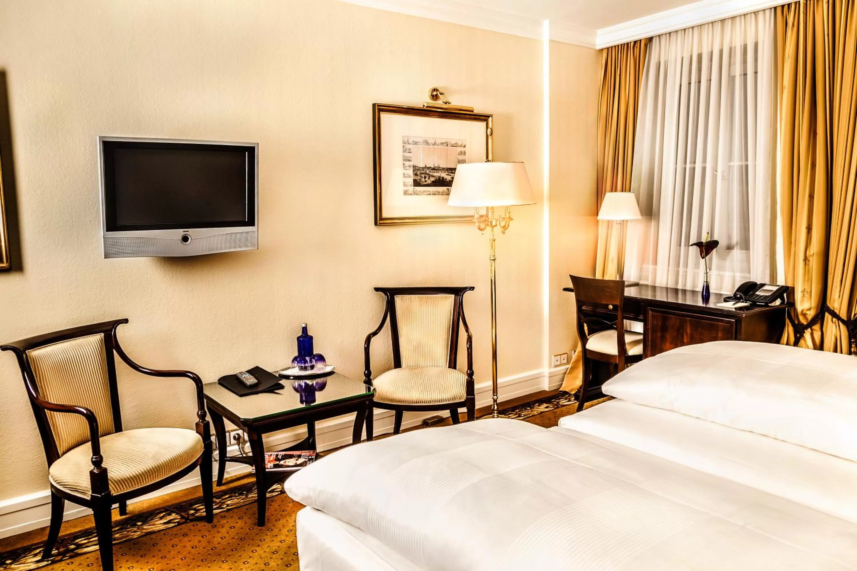 Bed in Hotel Suitess