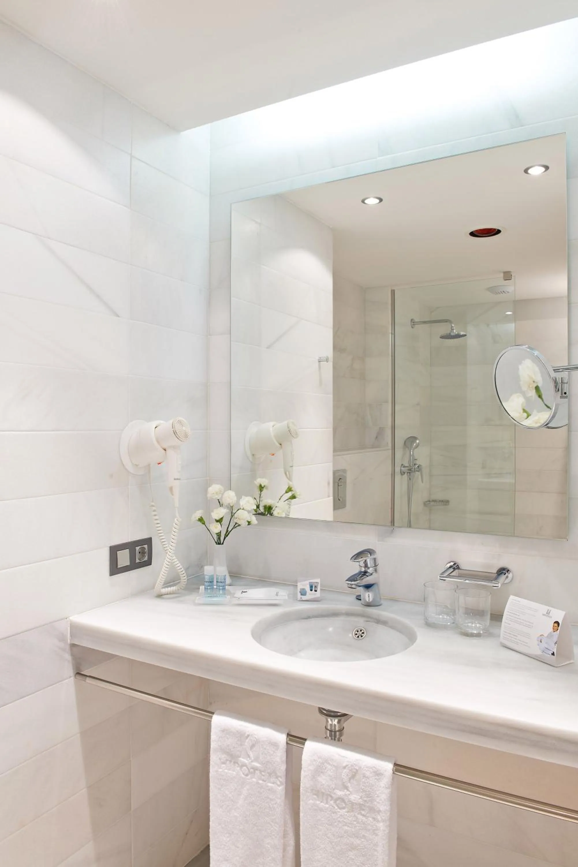 Twin Room with Sea View in Hipotels Hipocampo - Adults Only