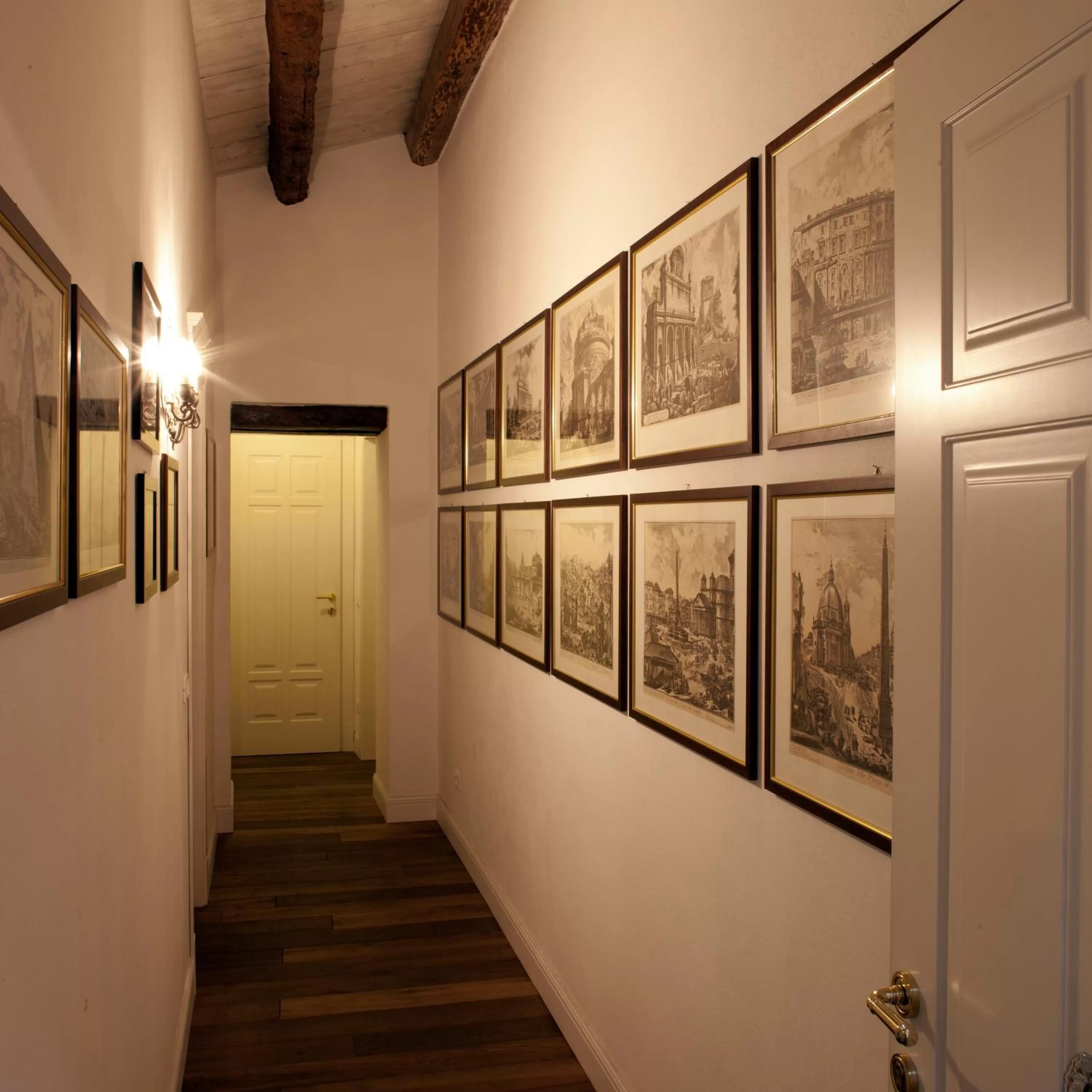 Decorative detail in M Club De Luxe B&B