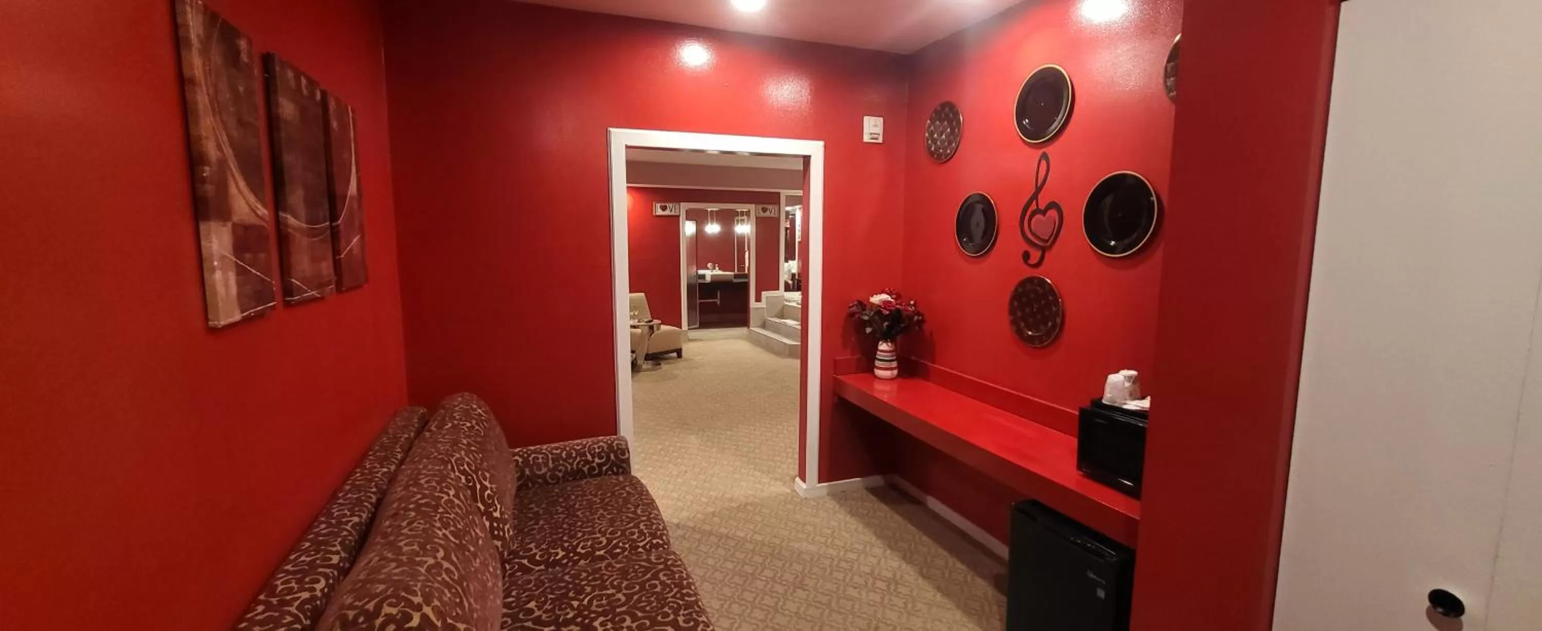 Decorative detail, Bed in Inn of the Dove Harrisburg-Hershey Romantic Suites