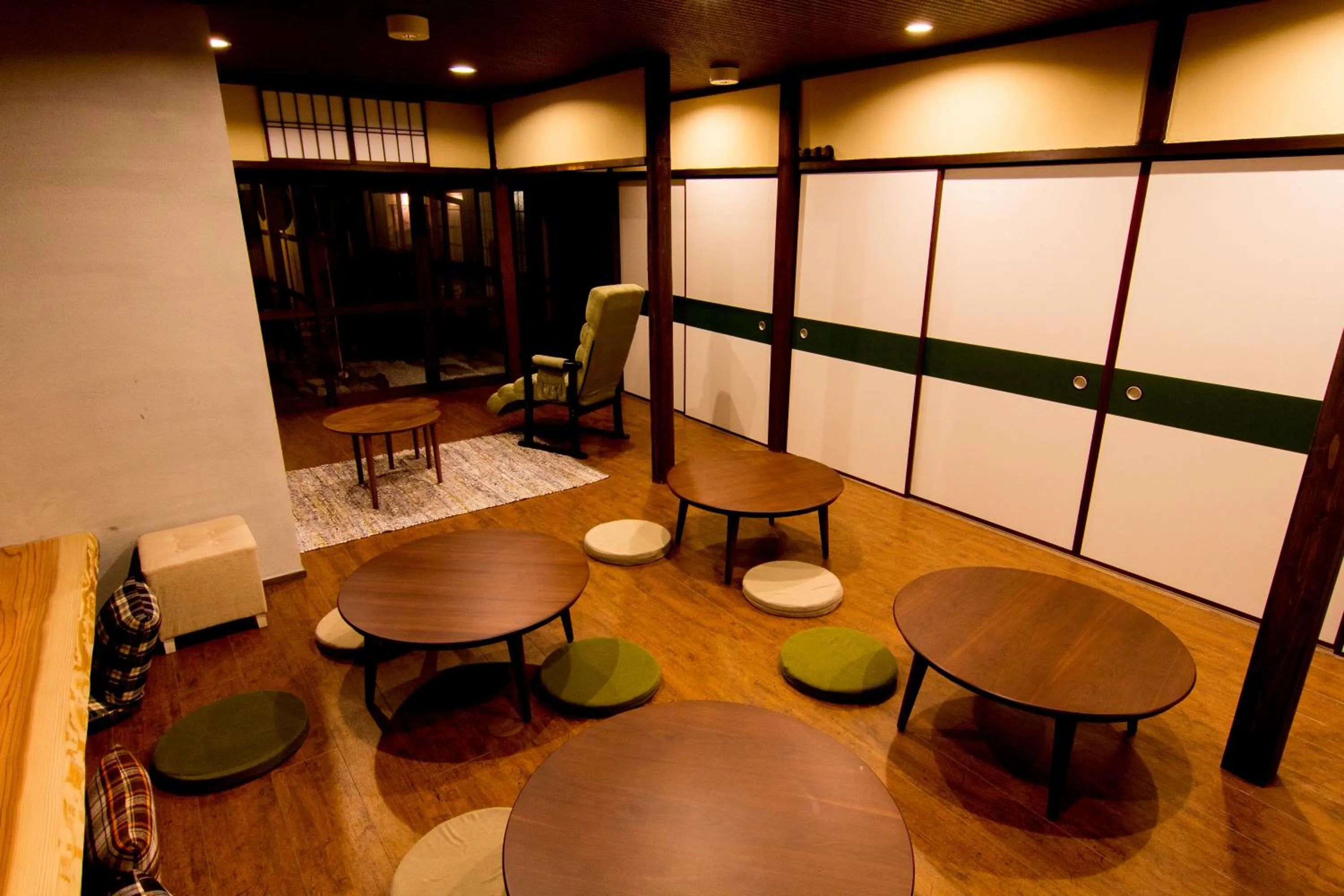 Communal lounge/ TV room in Hotel Lantern Gion