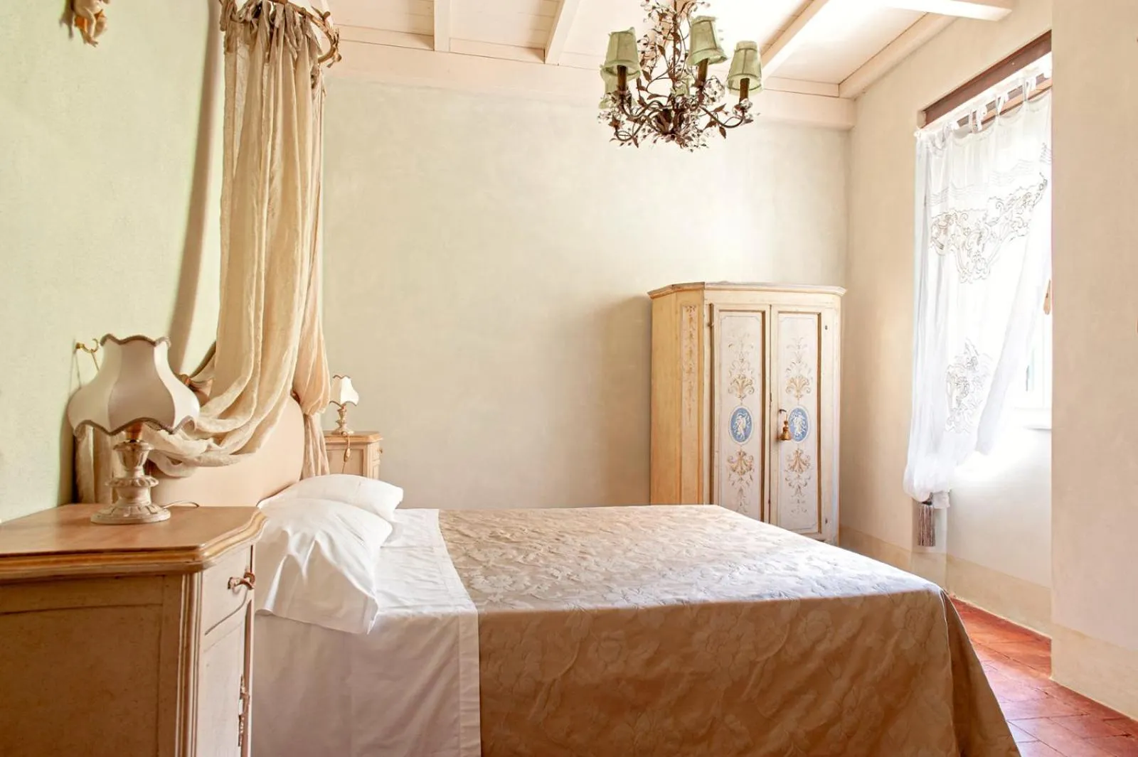 Bedroom in Hotel Villa Sermolli