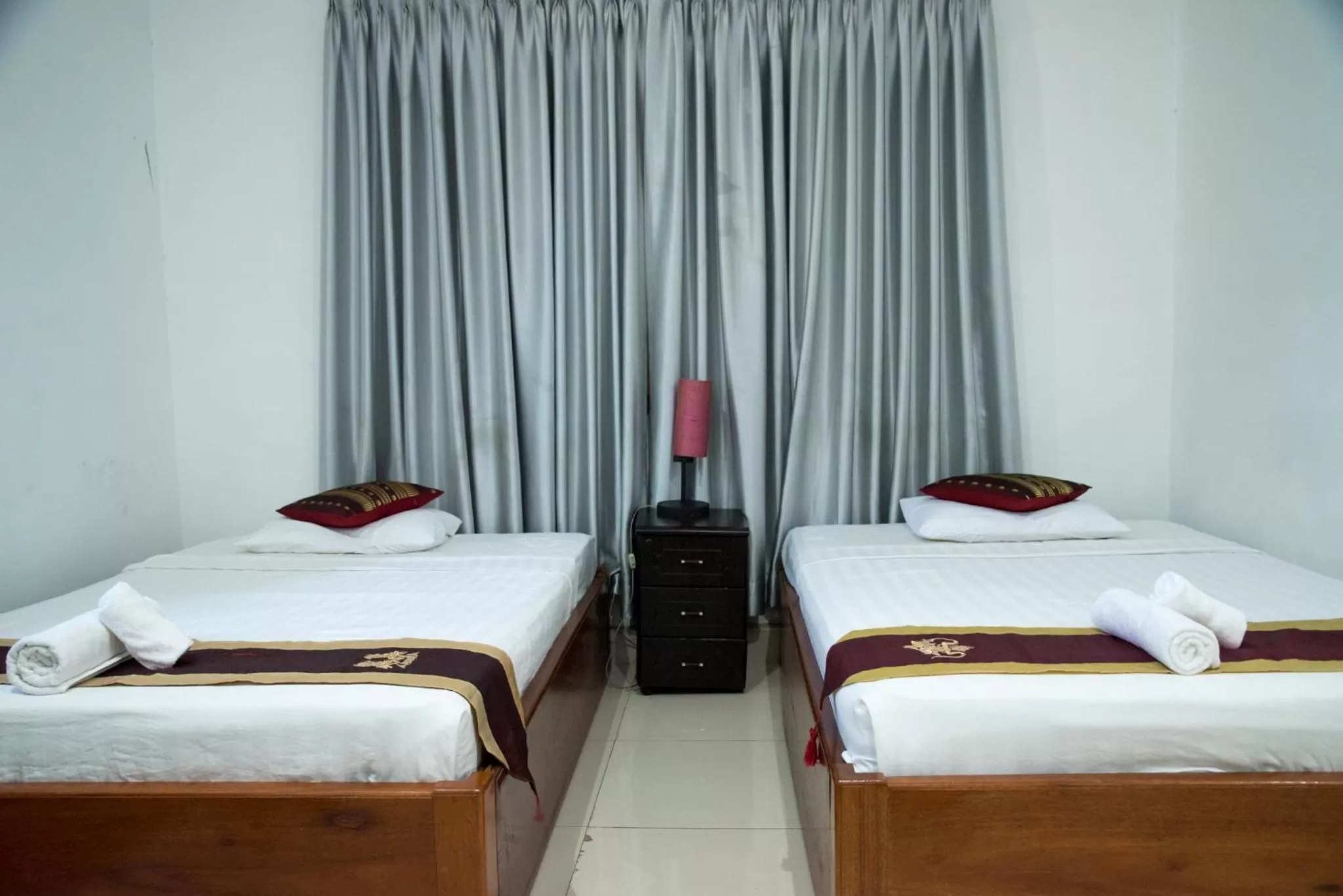 Living room, Bed in New Season Riverside Hotel