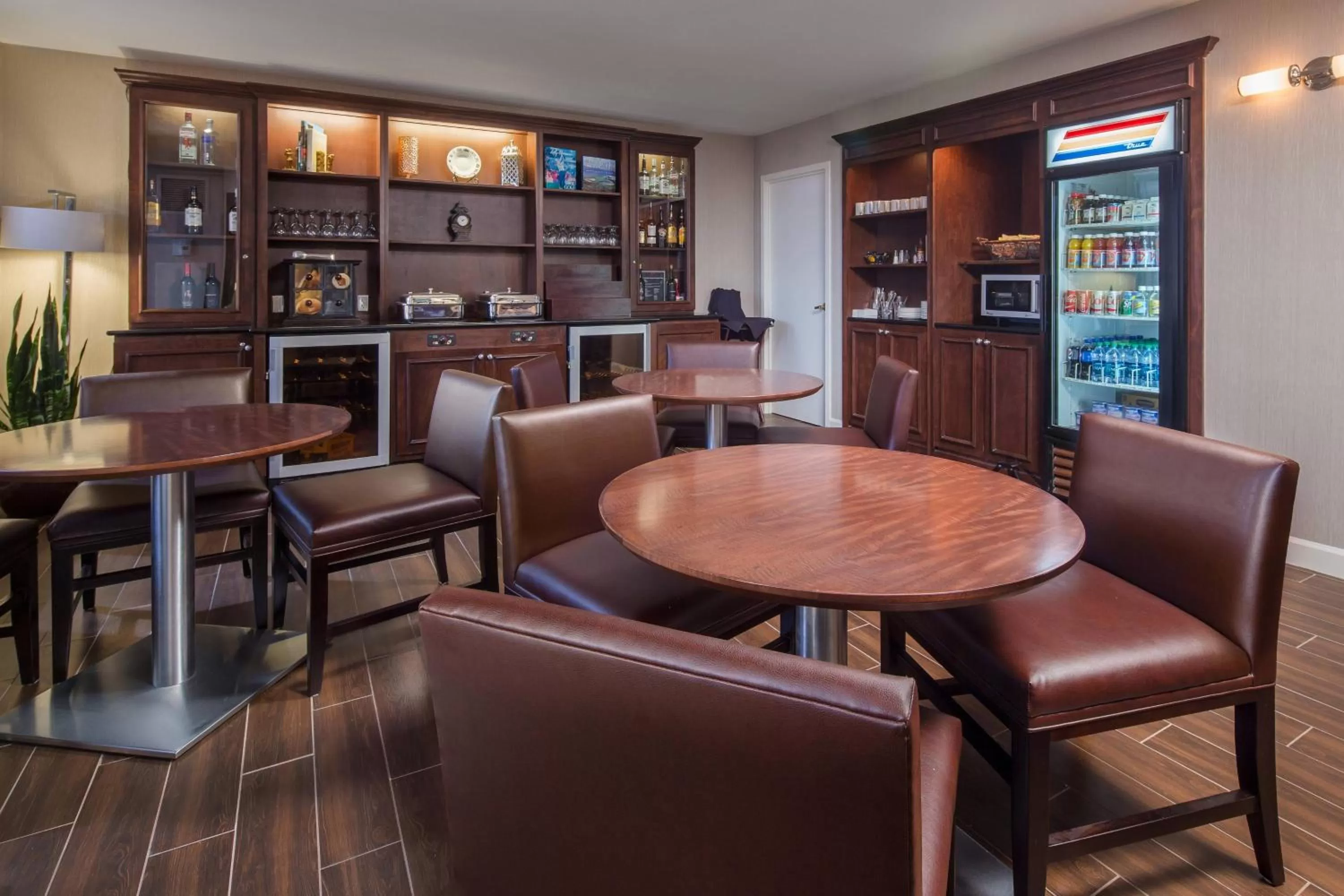 Lounge or bar in Augusta Marriott at the Convention Center