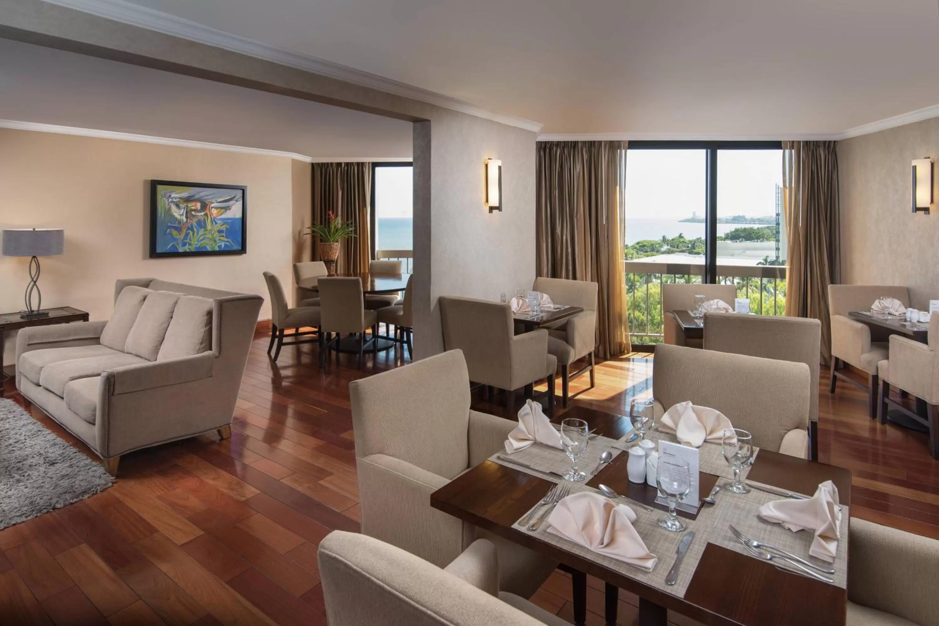 Lounge or bar in Sheraton Santo Domingo