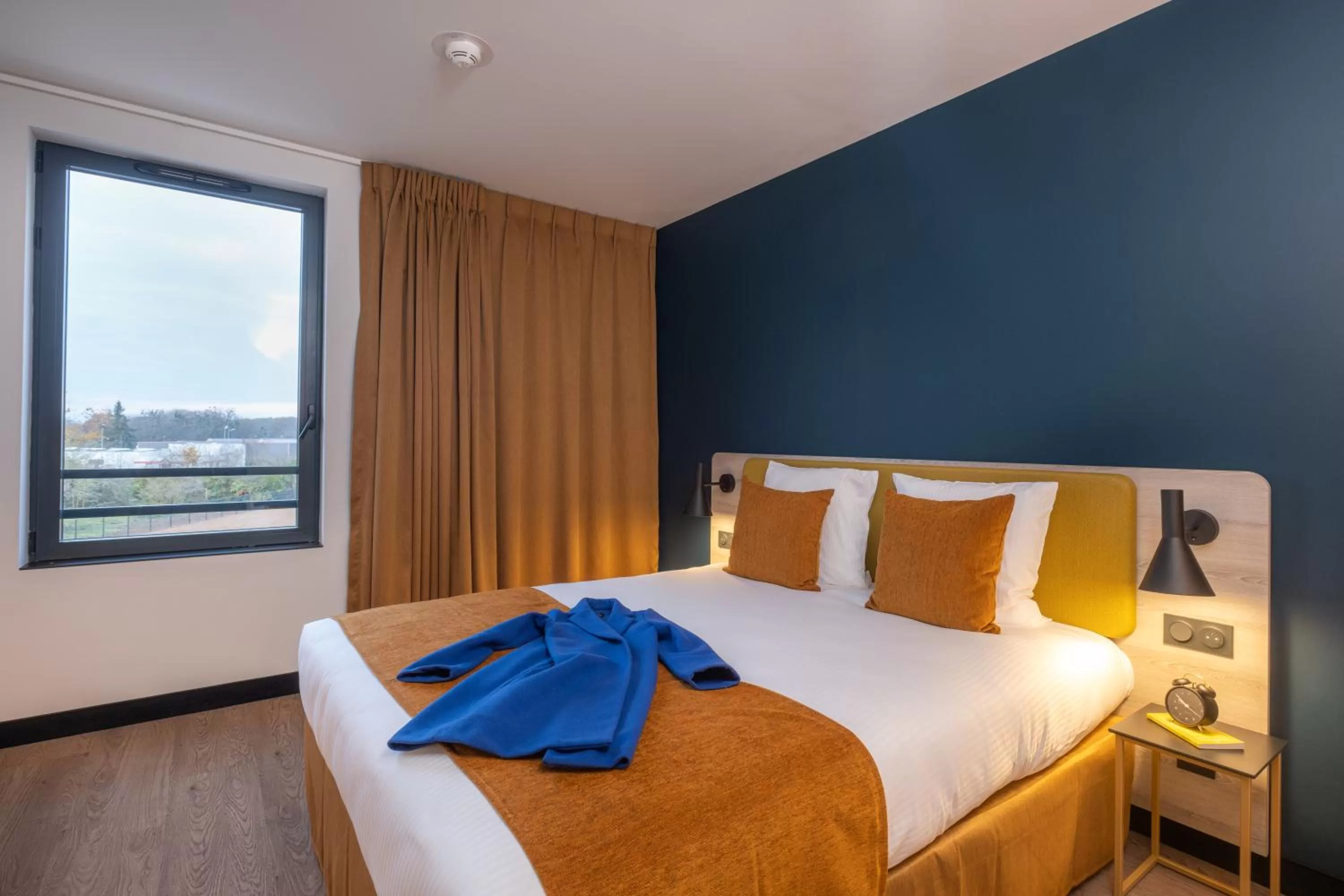 Bedroom, Bed in Kyriad Tours Sud - Ballan Mire