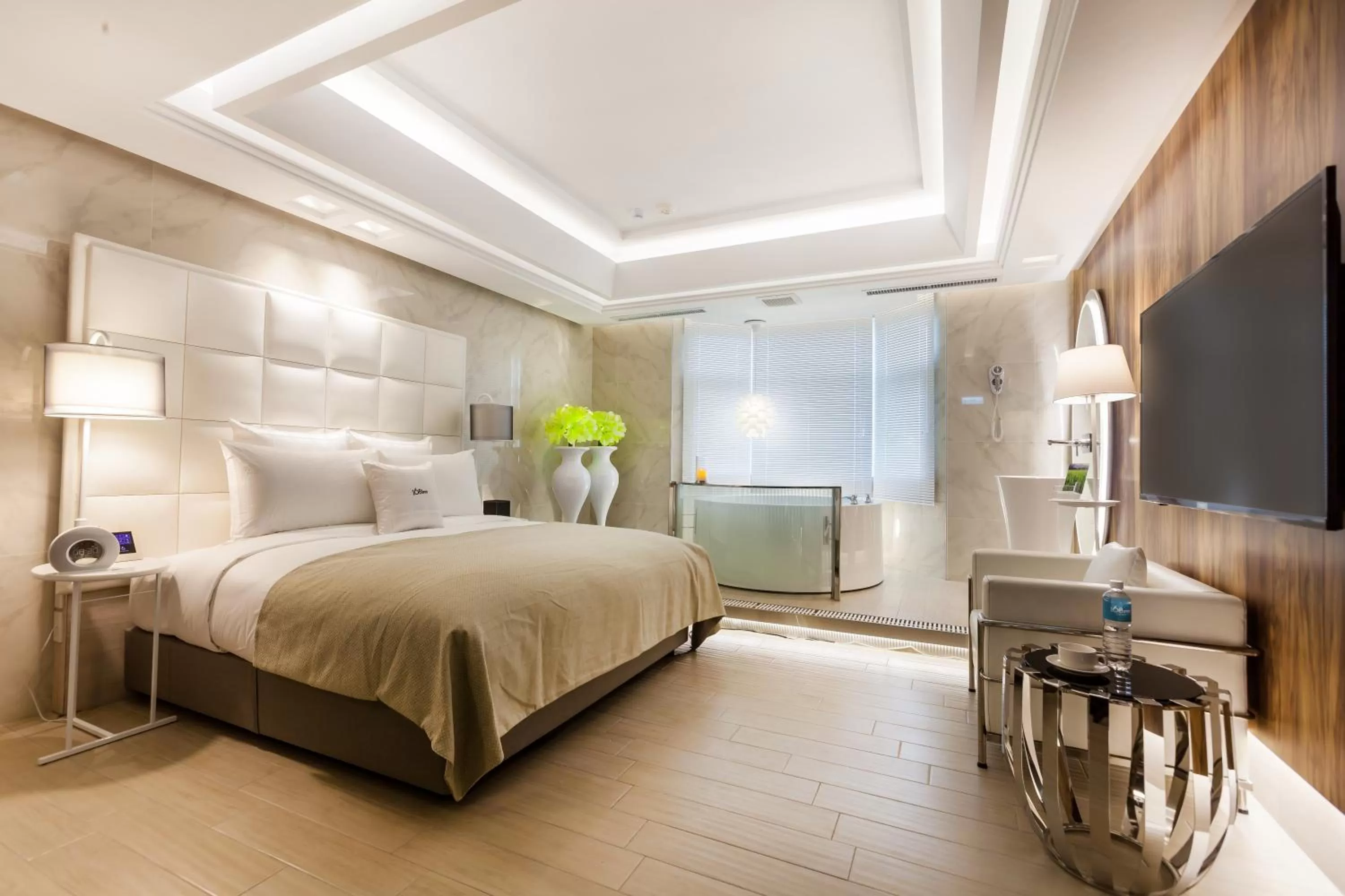 Bed in Six Star Motel-Taoyuan