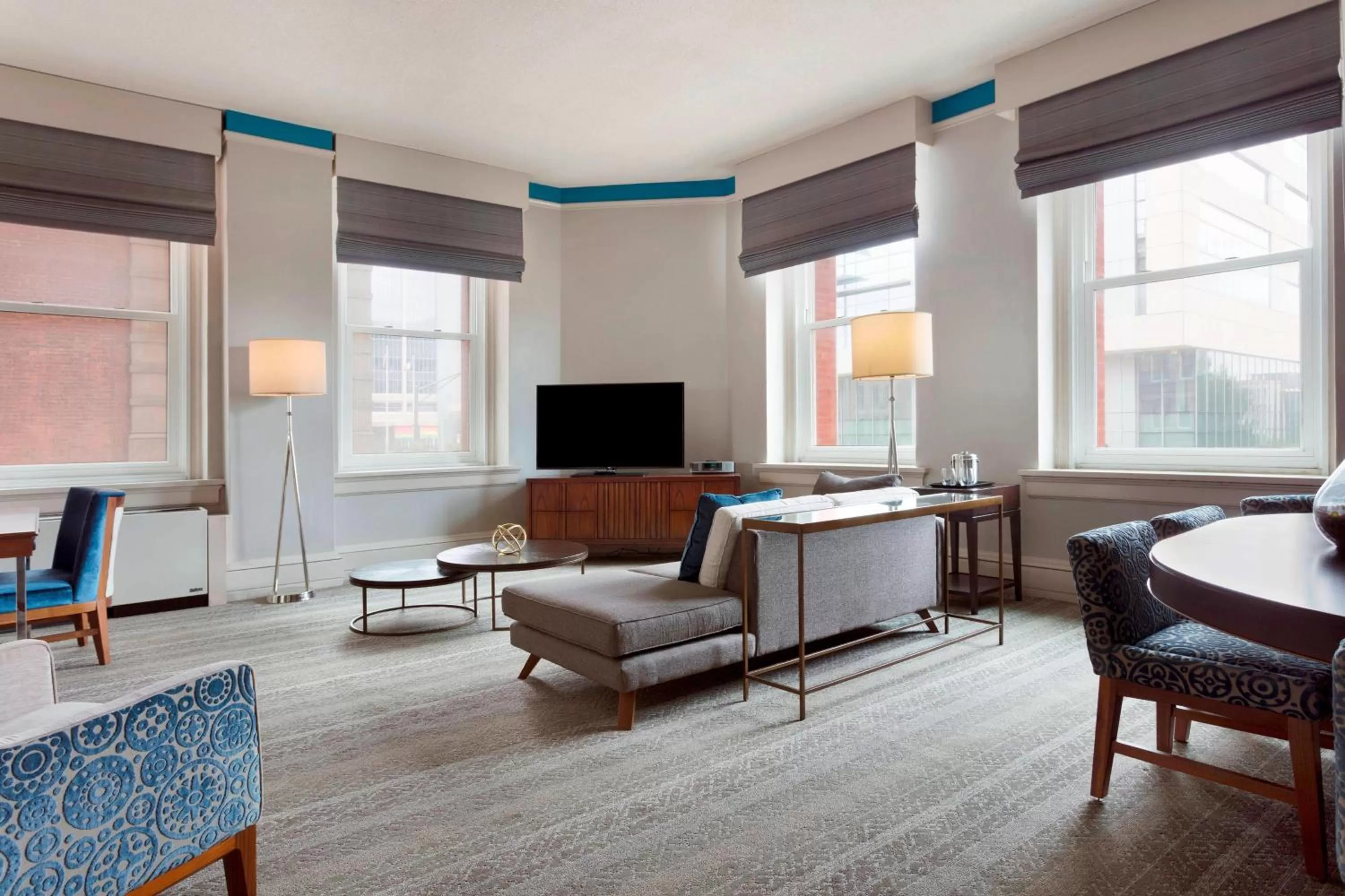 Living room in The Westin Great Southern Columbus