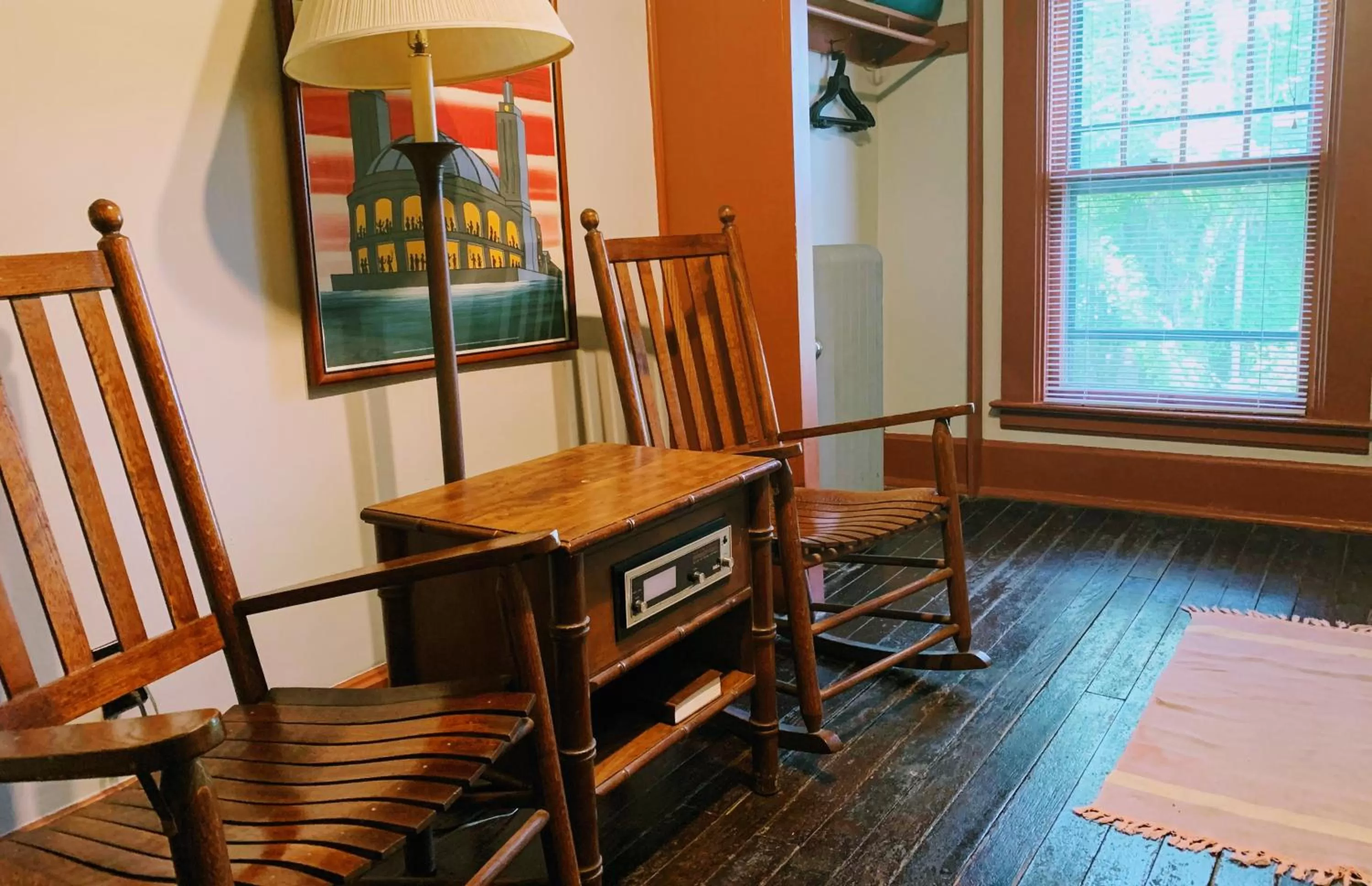 Dining Area in Lakeside Inn