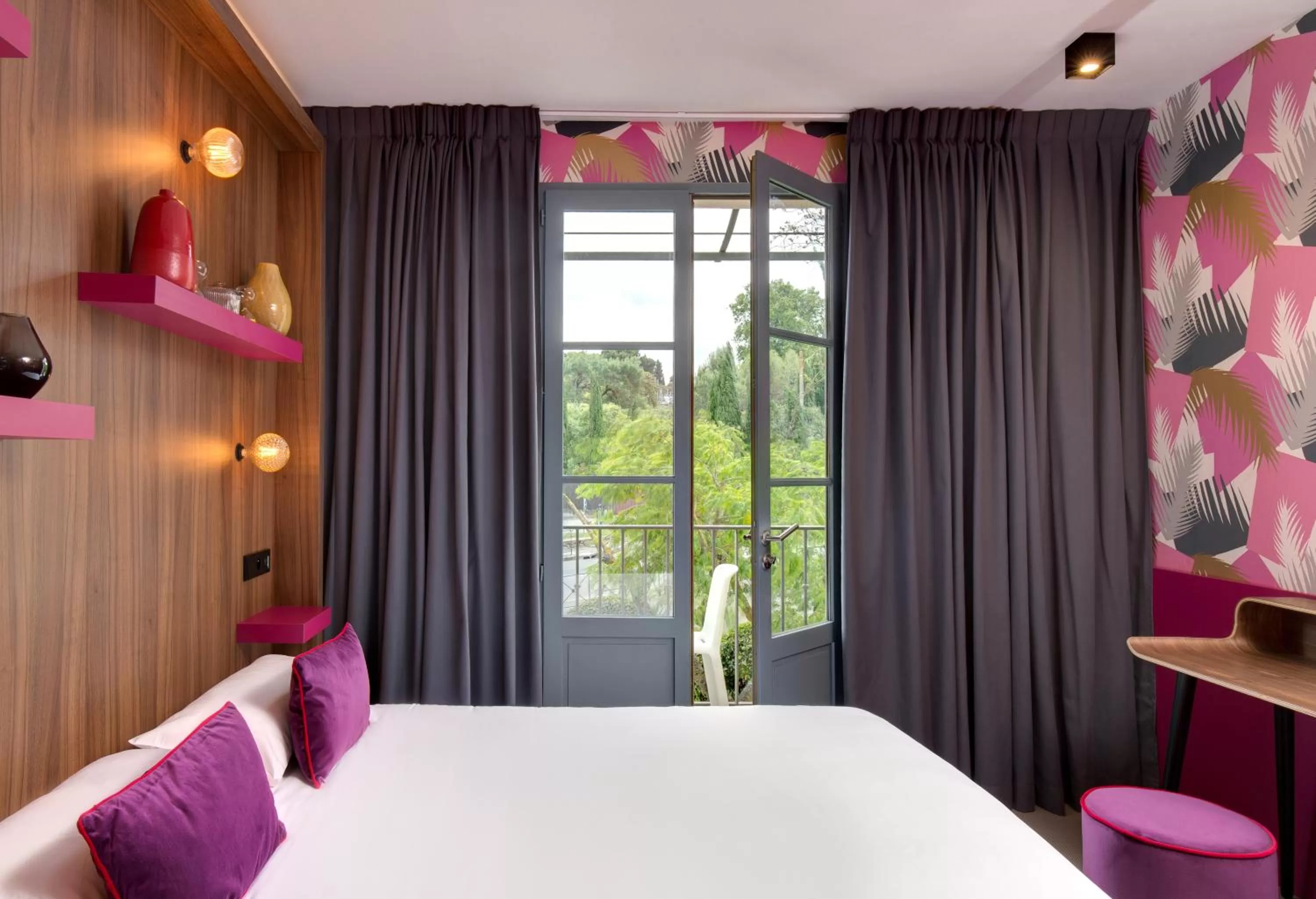 Bed in Hôtel Montmorency & Spa