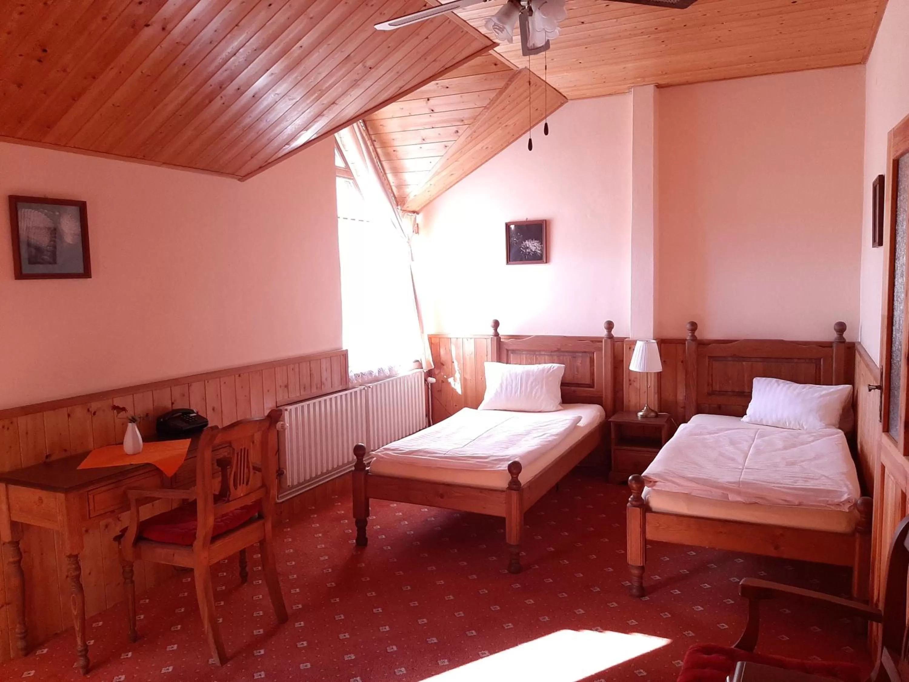 Bed in garni Hotel ASAS***