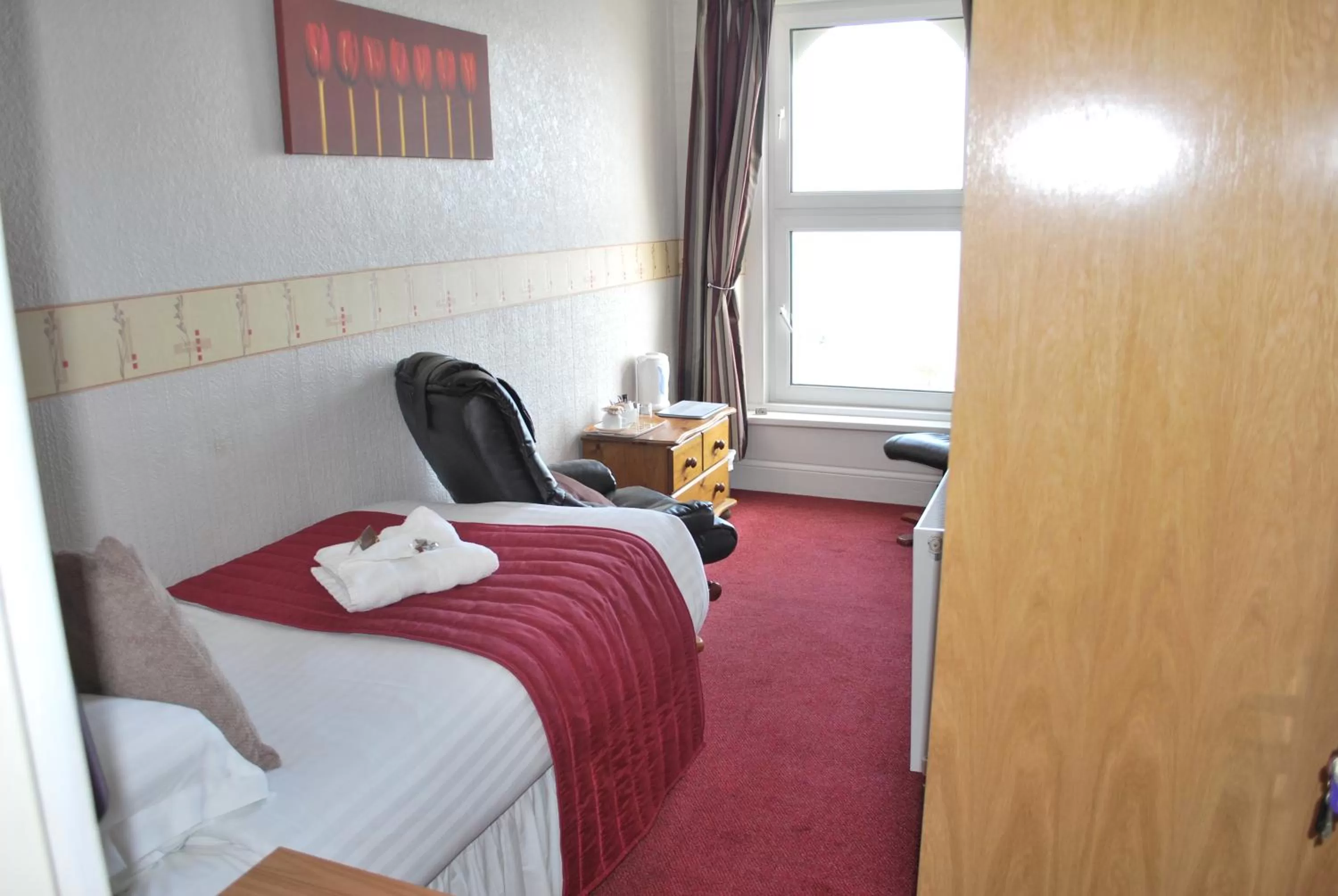 Bed in Ellan Vannin Hotel