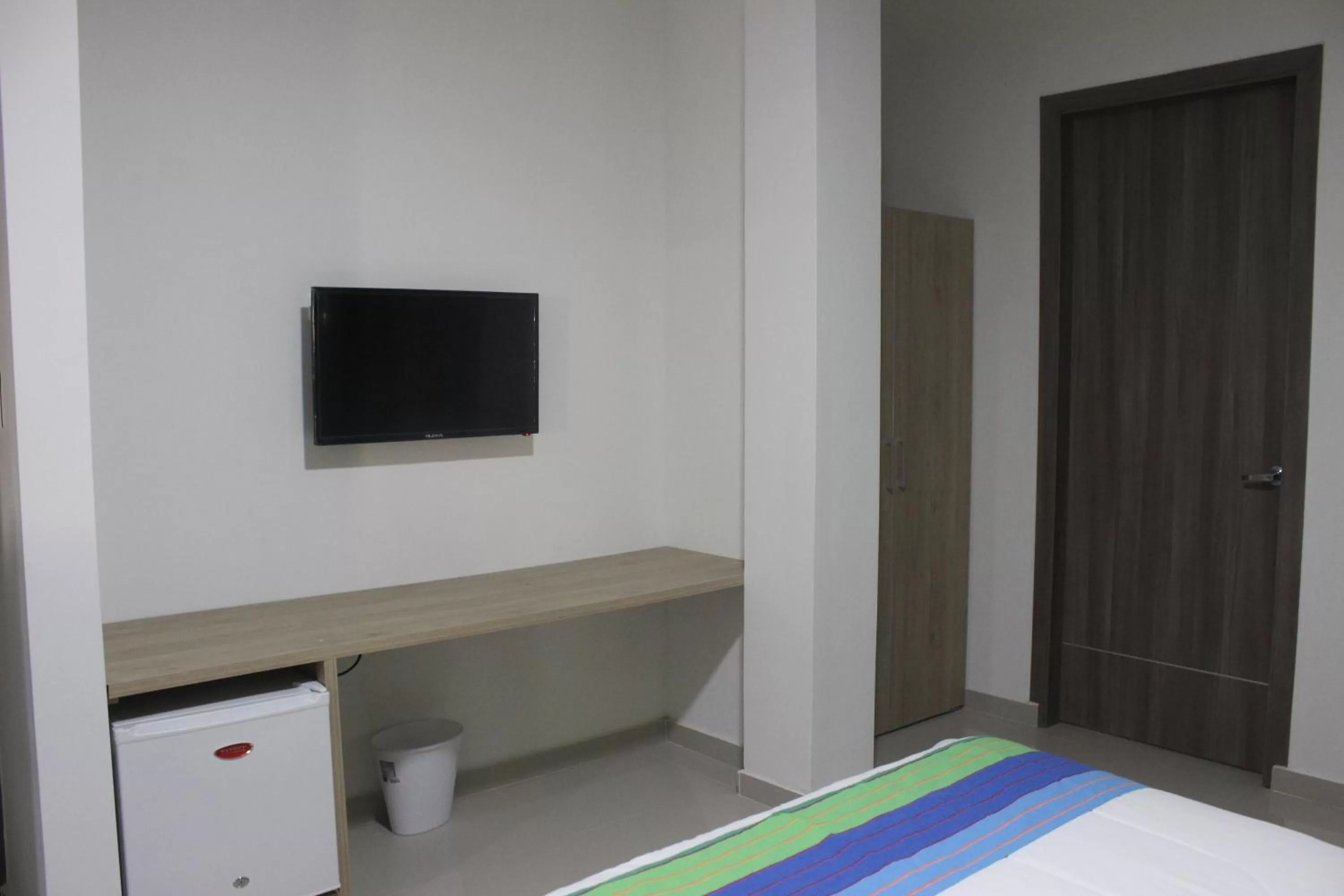 Photo of the whole room, Bed in Hotel Emerawaa