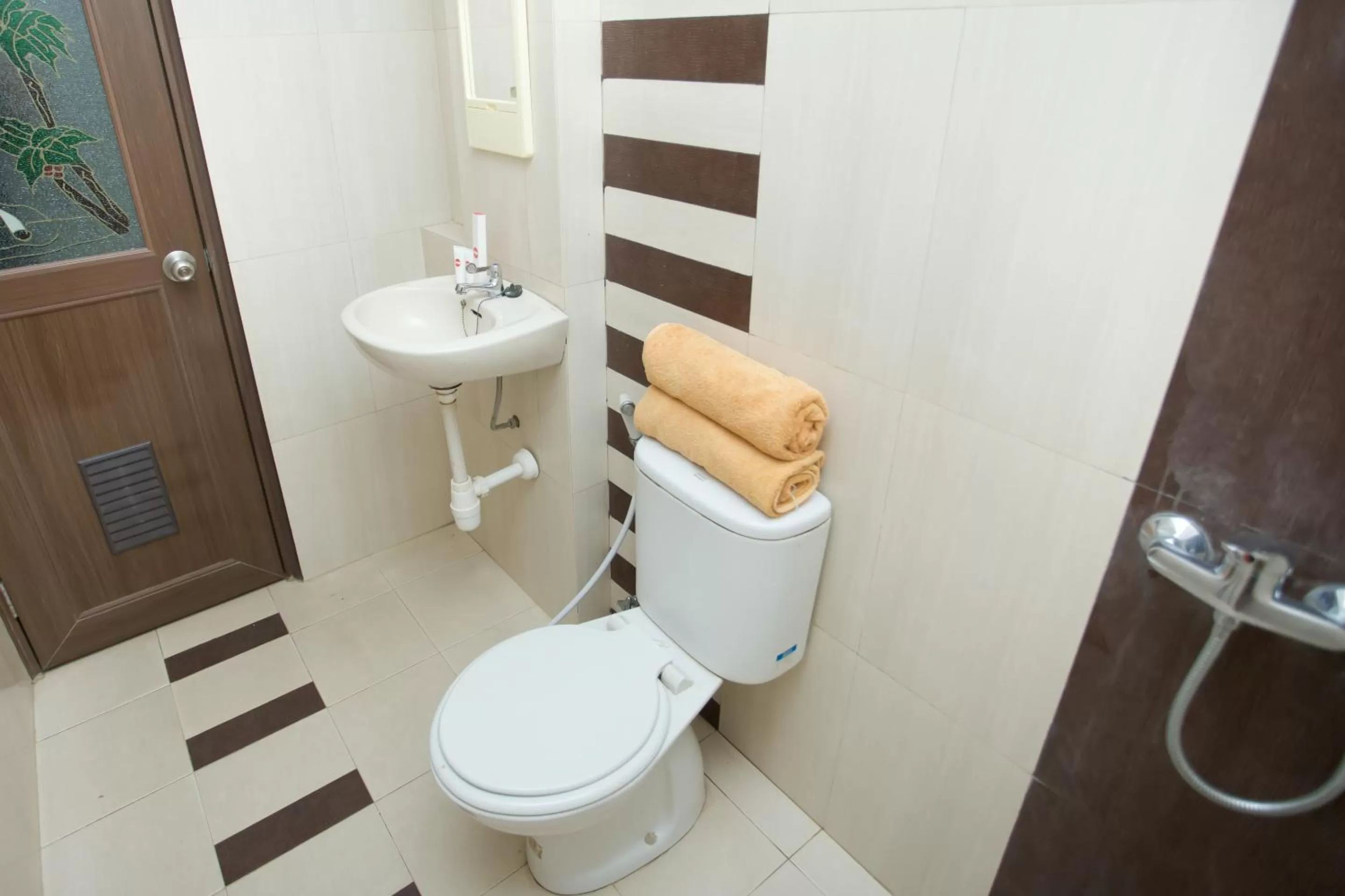 Bathroom in Hotel O Lapan Lapan