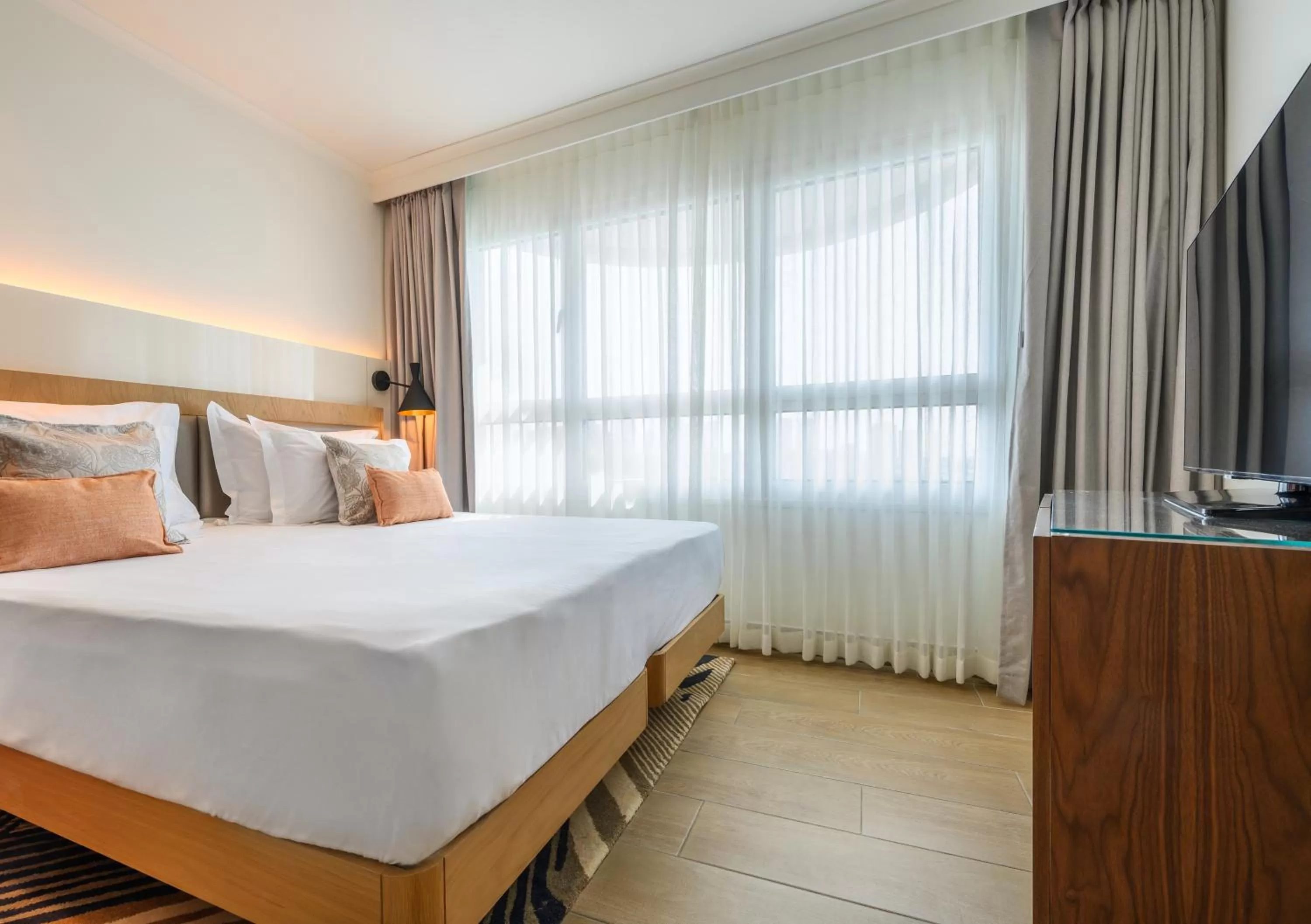 Bedroom, Bed in Sea Tower by Isrotel Design