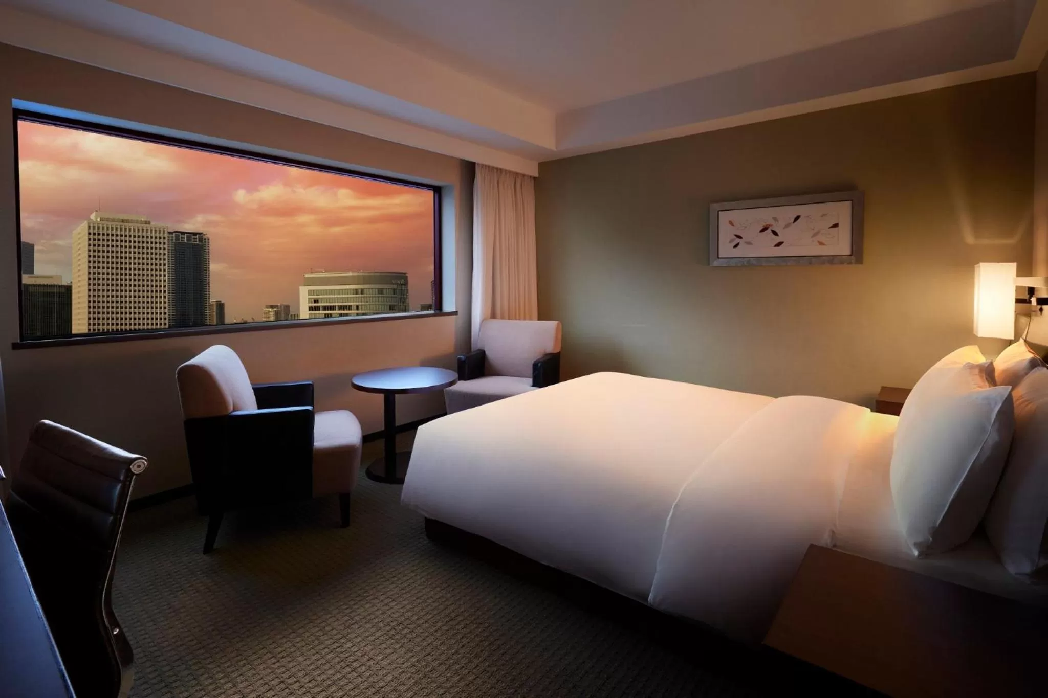 Photo of the whole room in ANA Crowne Plaza Osaka by IHG