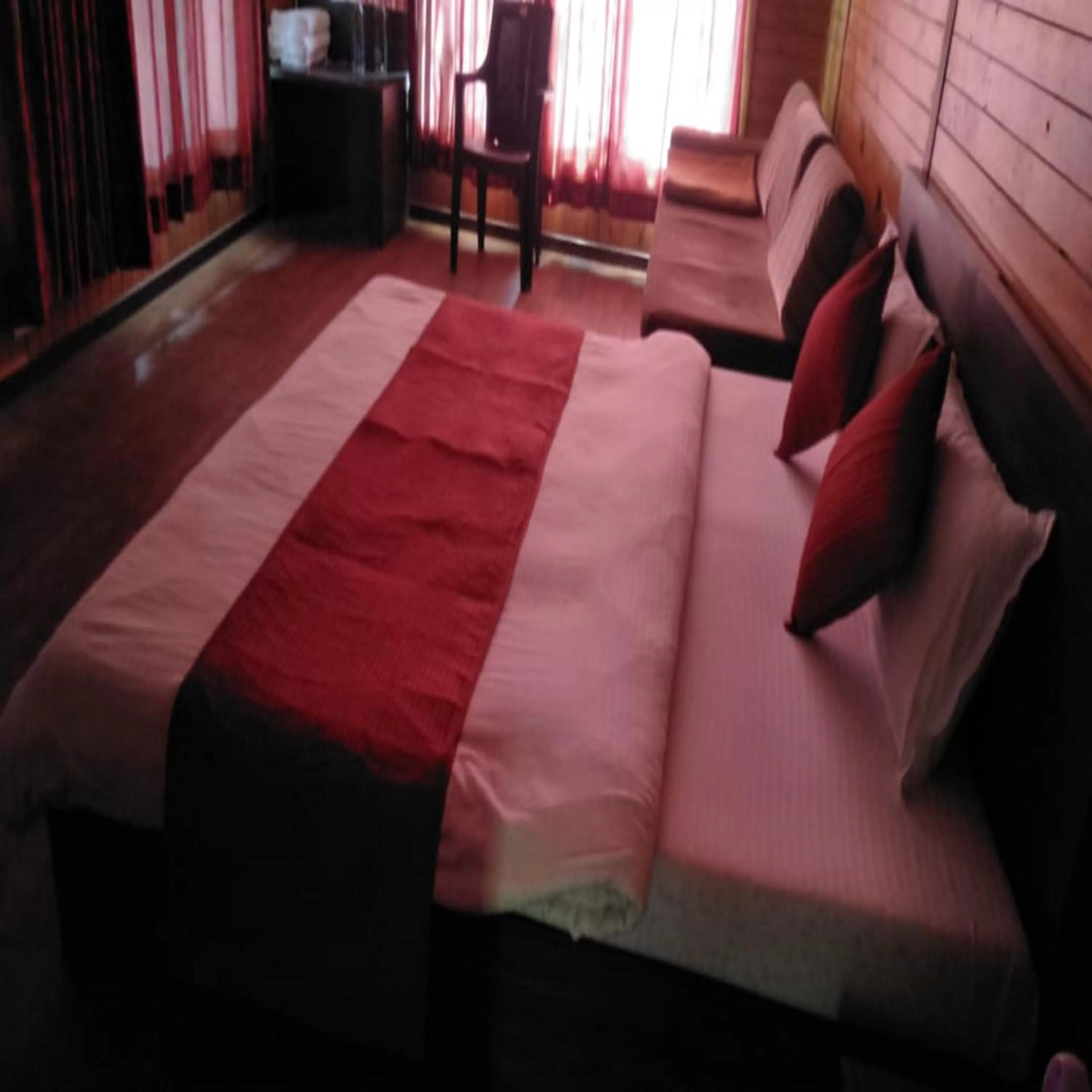 Bed in Jayshin Lake Vaitarna Resort - Igatpuri