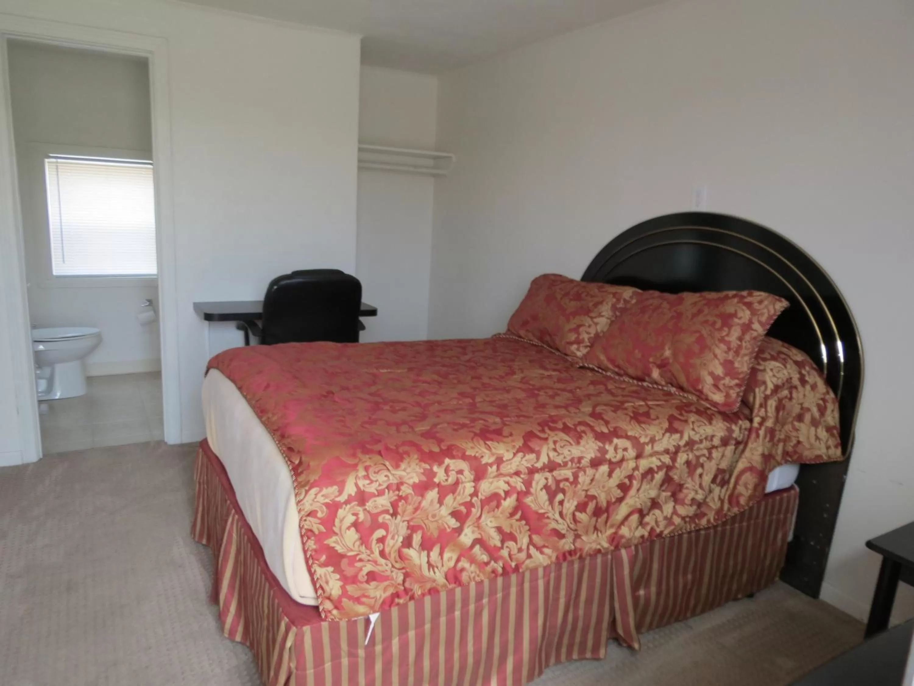 Bed in Best Inn Motel Salina