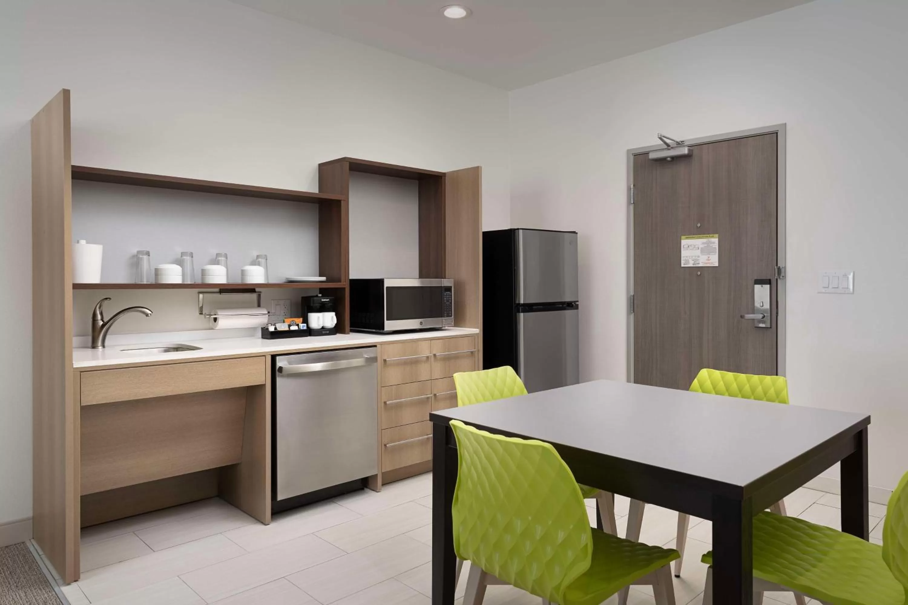 Kitchen or kitchenette in Home2 Suites By Hilton Flower Mound Dallas