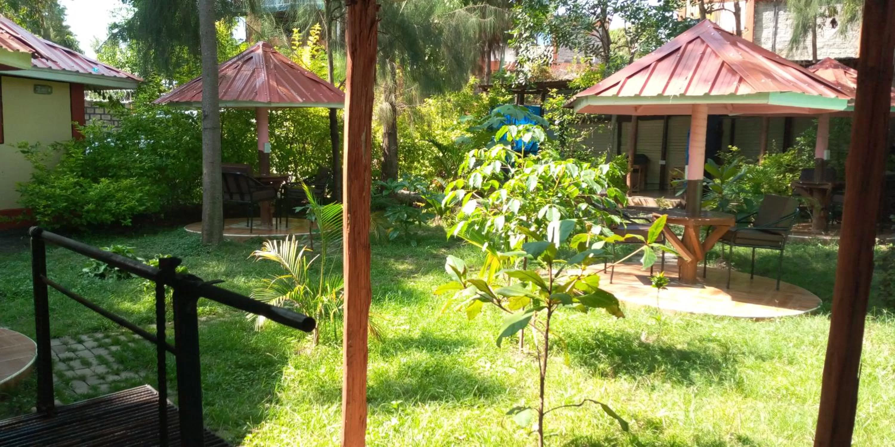 Restaurant/places to eat, Garden in Beach View Hotel - Kisumu