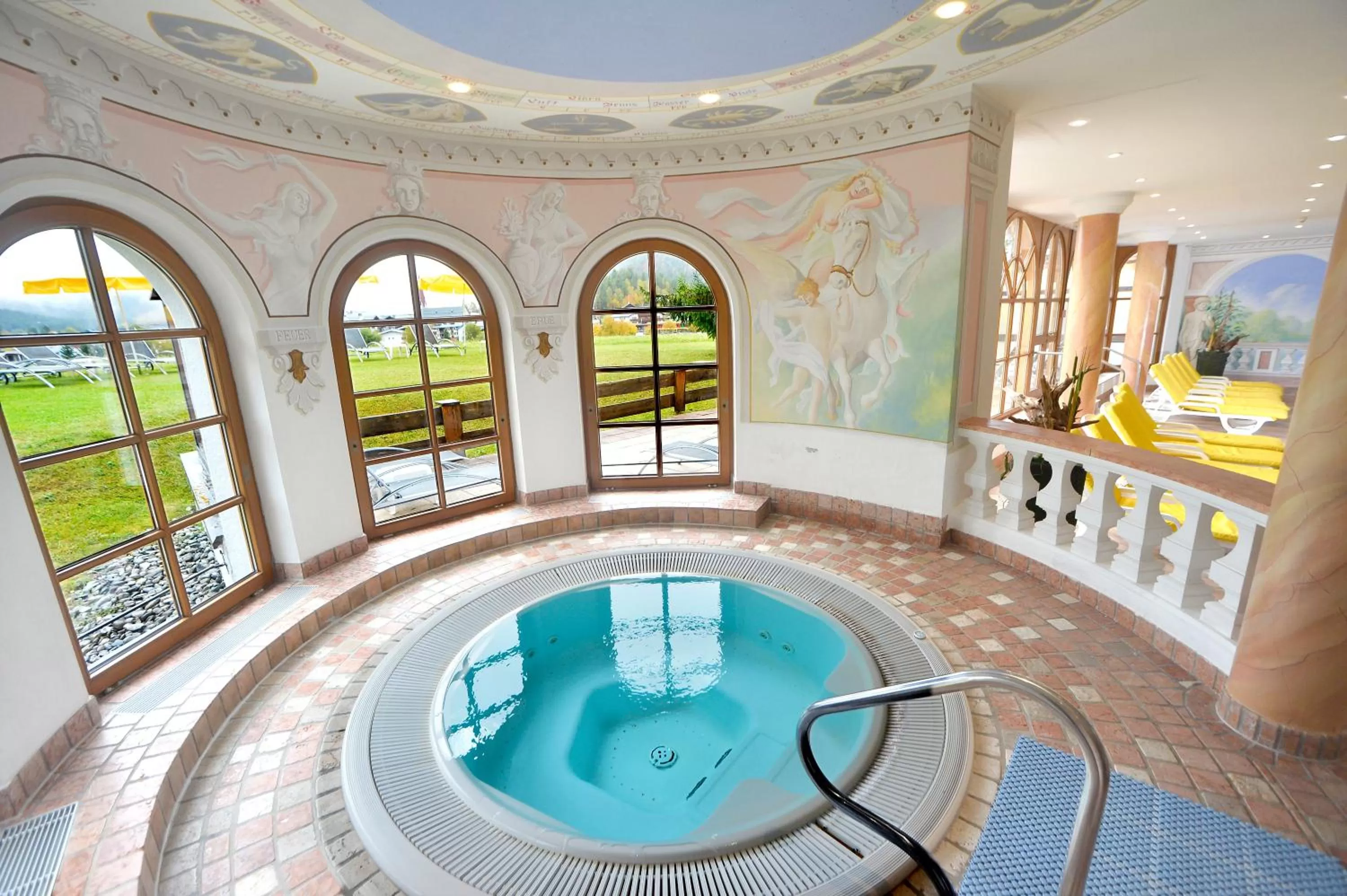 Hot Tub, Swimming Pool in Hotel Residenz Hochland