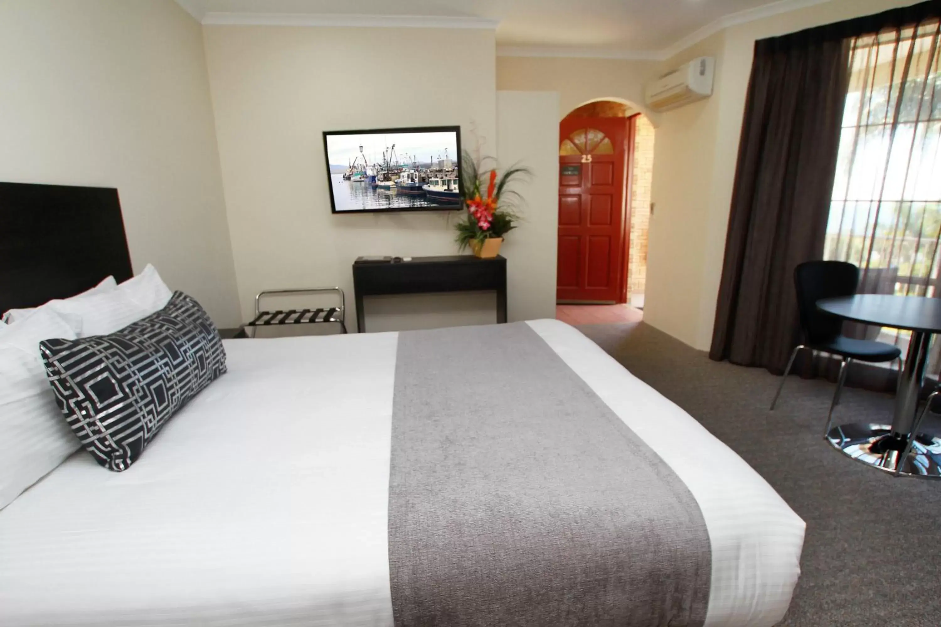 King Room - Ground Floor in Twofold Bay Motor Inn King Room - Ground Floor in Twofold Bay Motor Inn