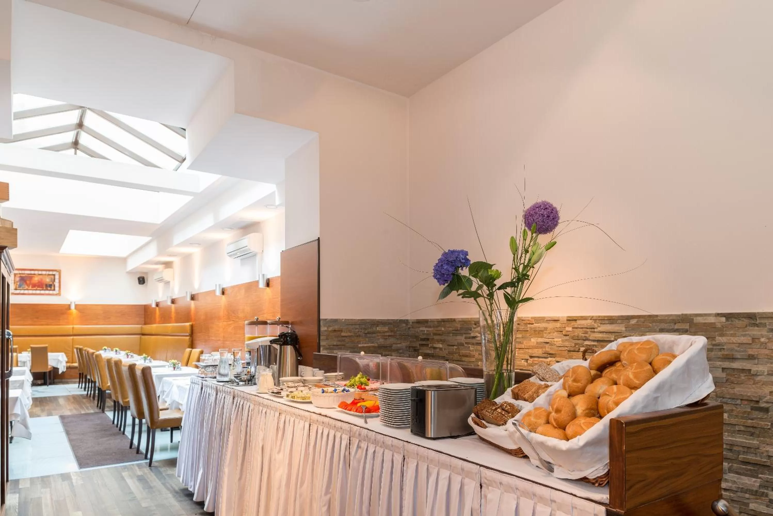Restaurant/places to eat in Hotel Marc Aurel - Vienna City Center