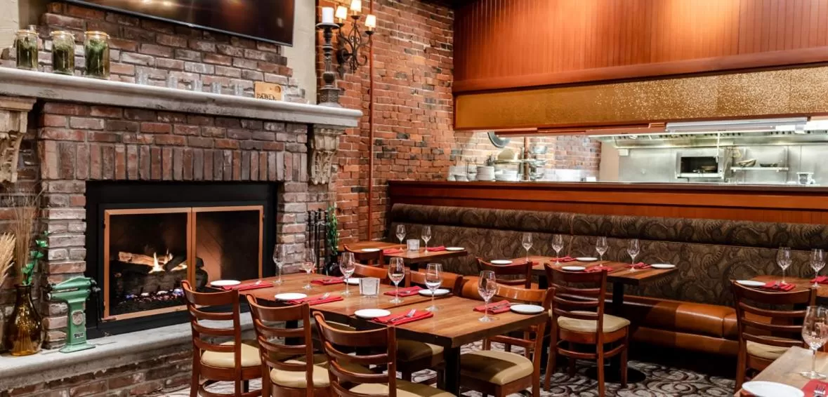 Restaurant/places to eat in Kingston Hotel